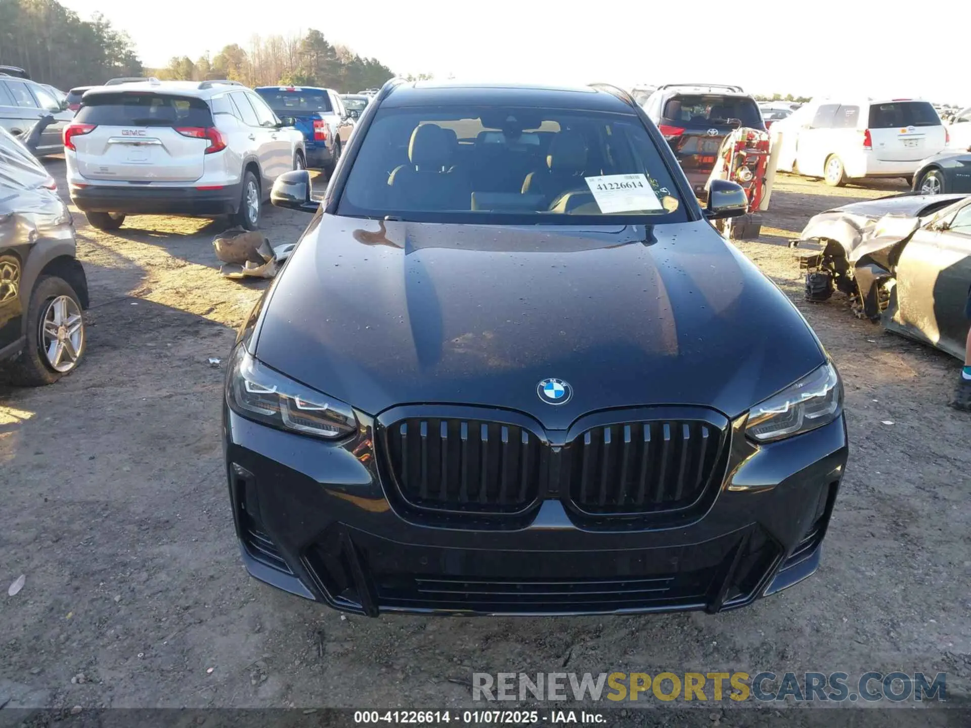 12 Photograph of a damaged car 5UX53DP08P9N89250 BMW X3 2023