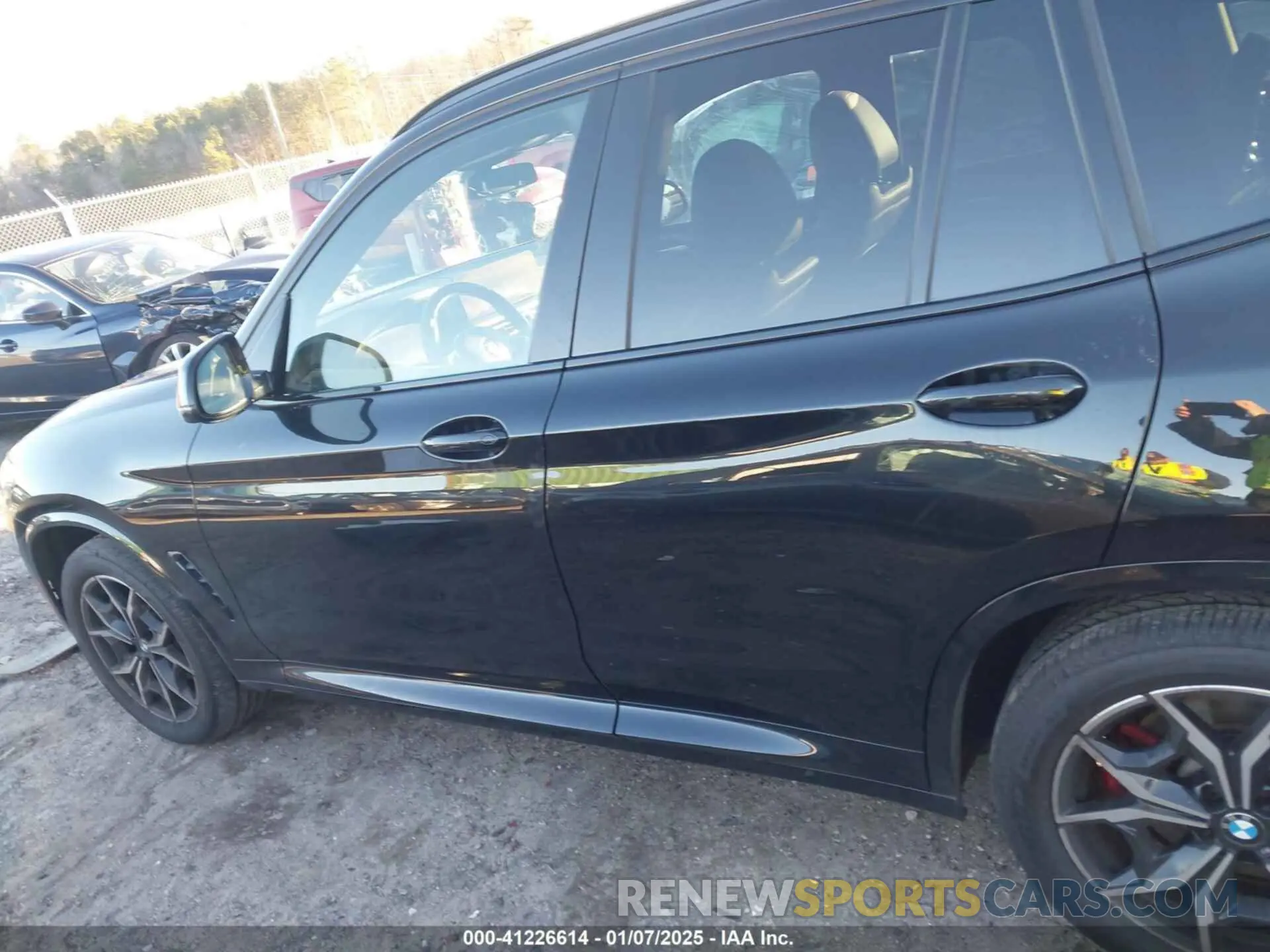 14 Photograph of a damaged car 5UX53DP08P9N89250 BMW X3 2023