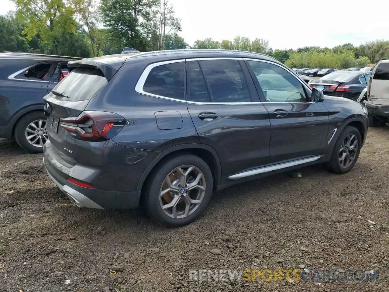 3 Photograph of a damaged car 5UX53DP08P9R13541 BMW X3 2023