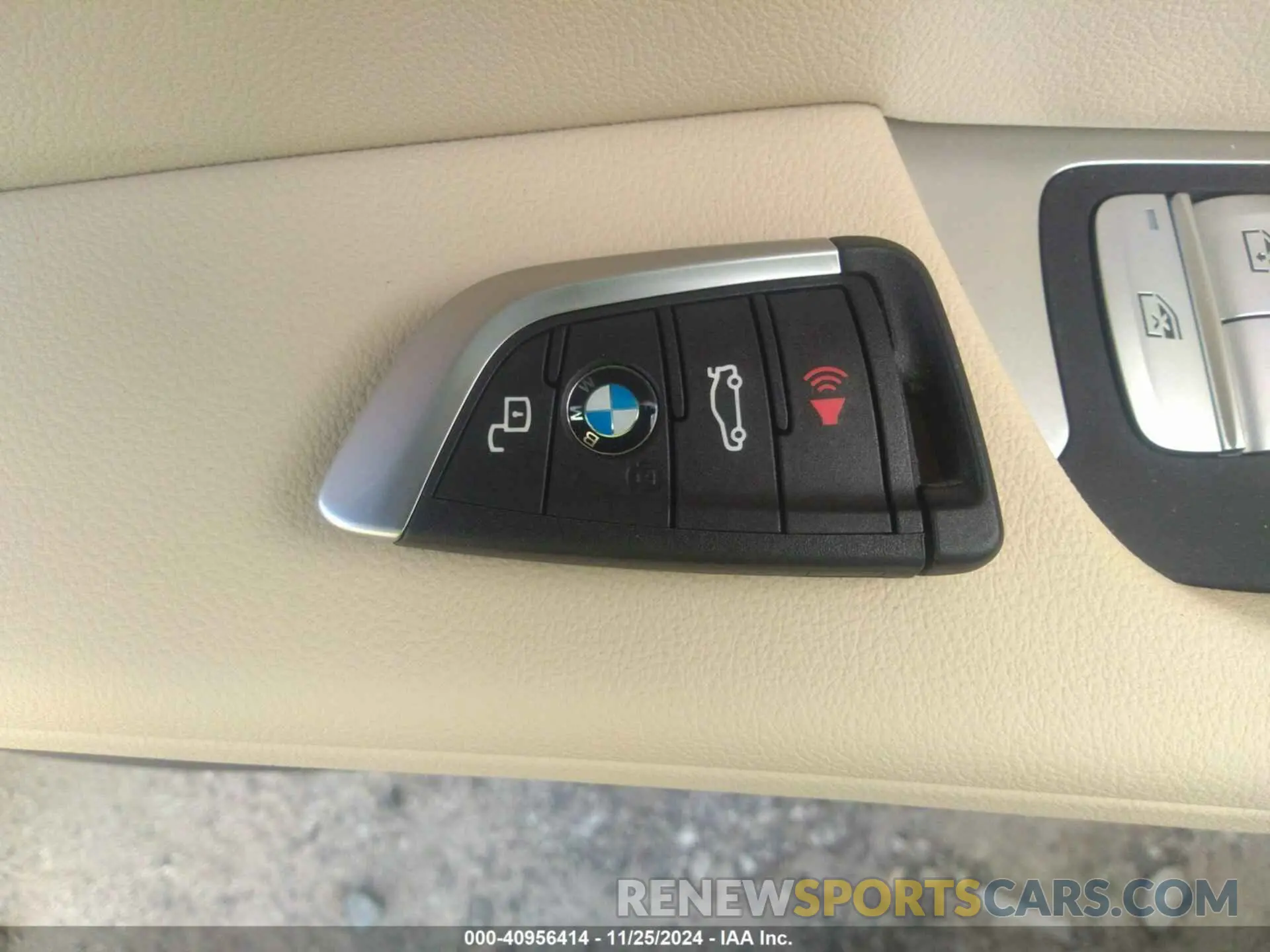 11 Photograph of a damaged car 5UX53DP09P9S98000 BMW X3 2023