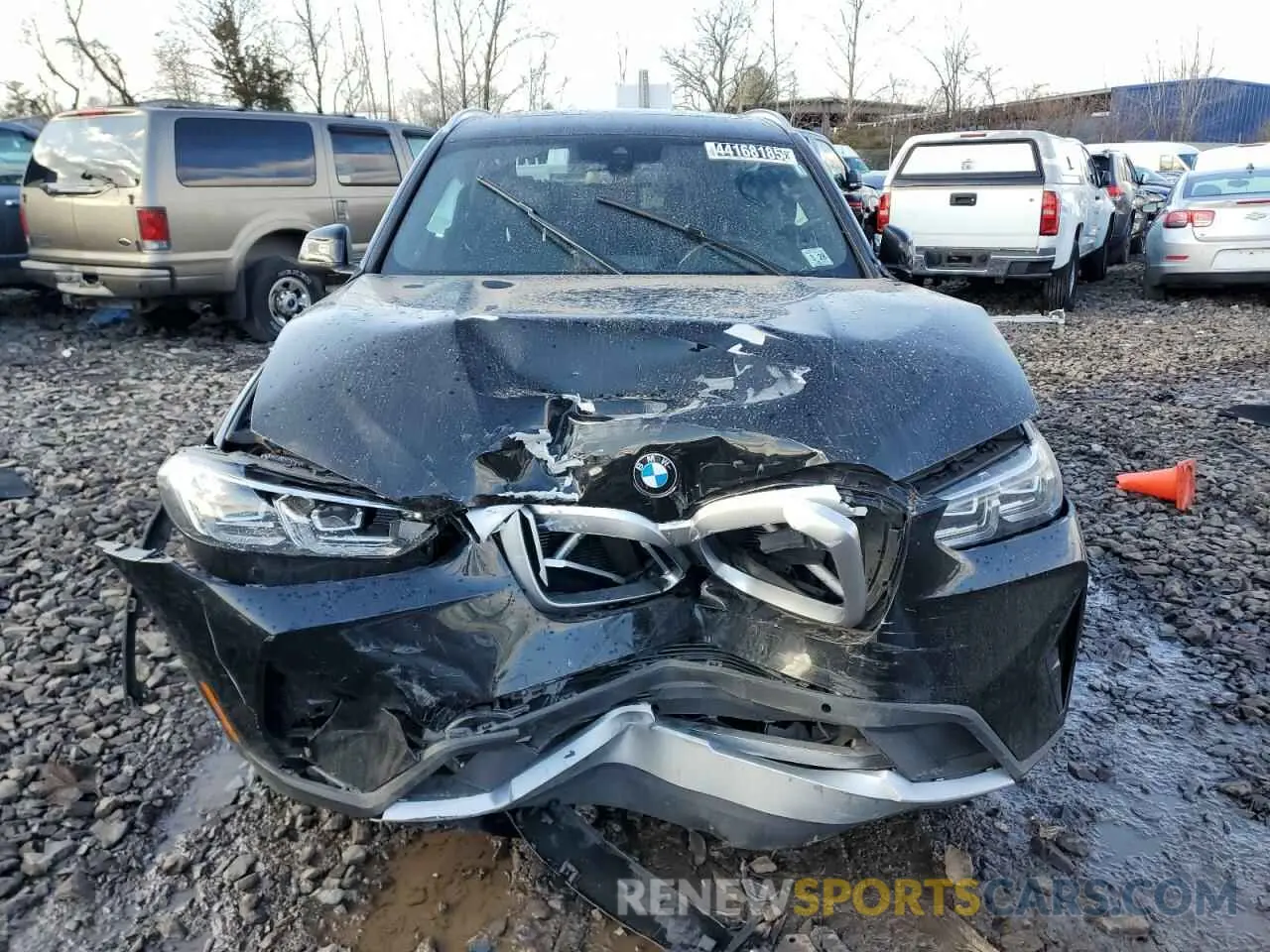 5 Photograph of a damaged car 5UX53DP0XP9R82067 BMW X3 2023