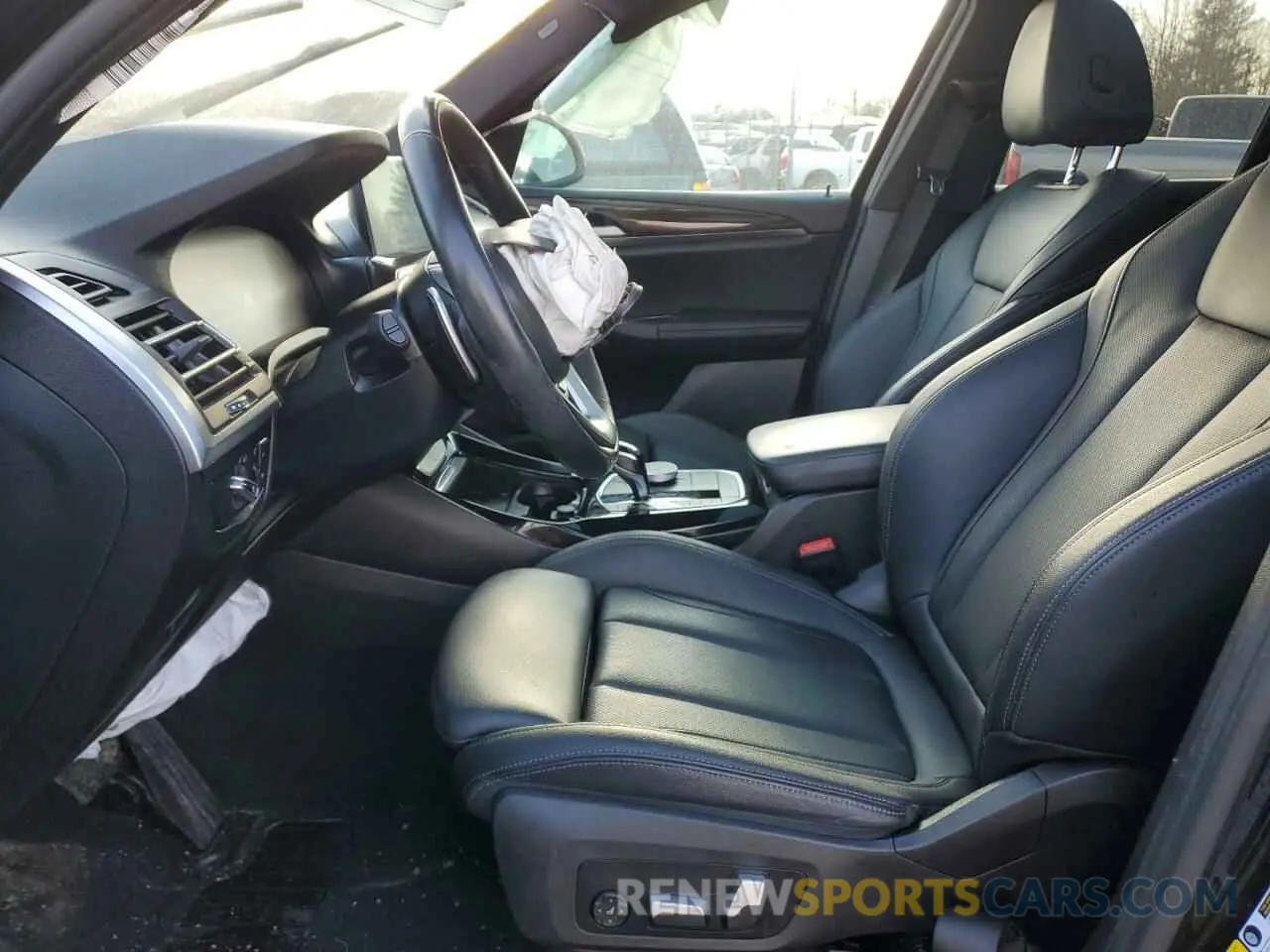 7 Photograph of a damaged car 5UX53DP0XP9R82067 BMW X3 2023