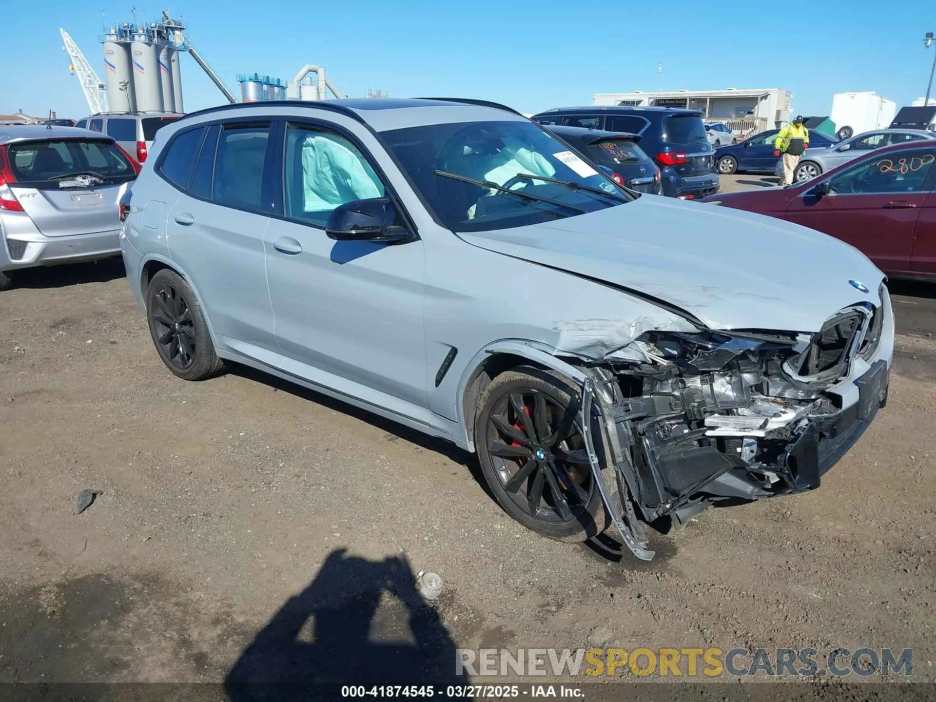 1 Photograph of a damaged car 5UX83DP00P9S73435 BMW X3 2023
