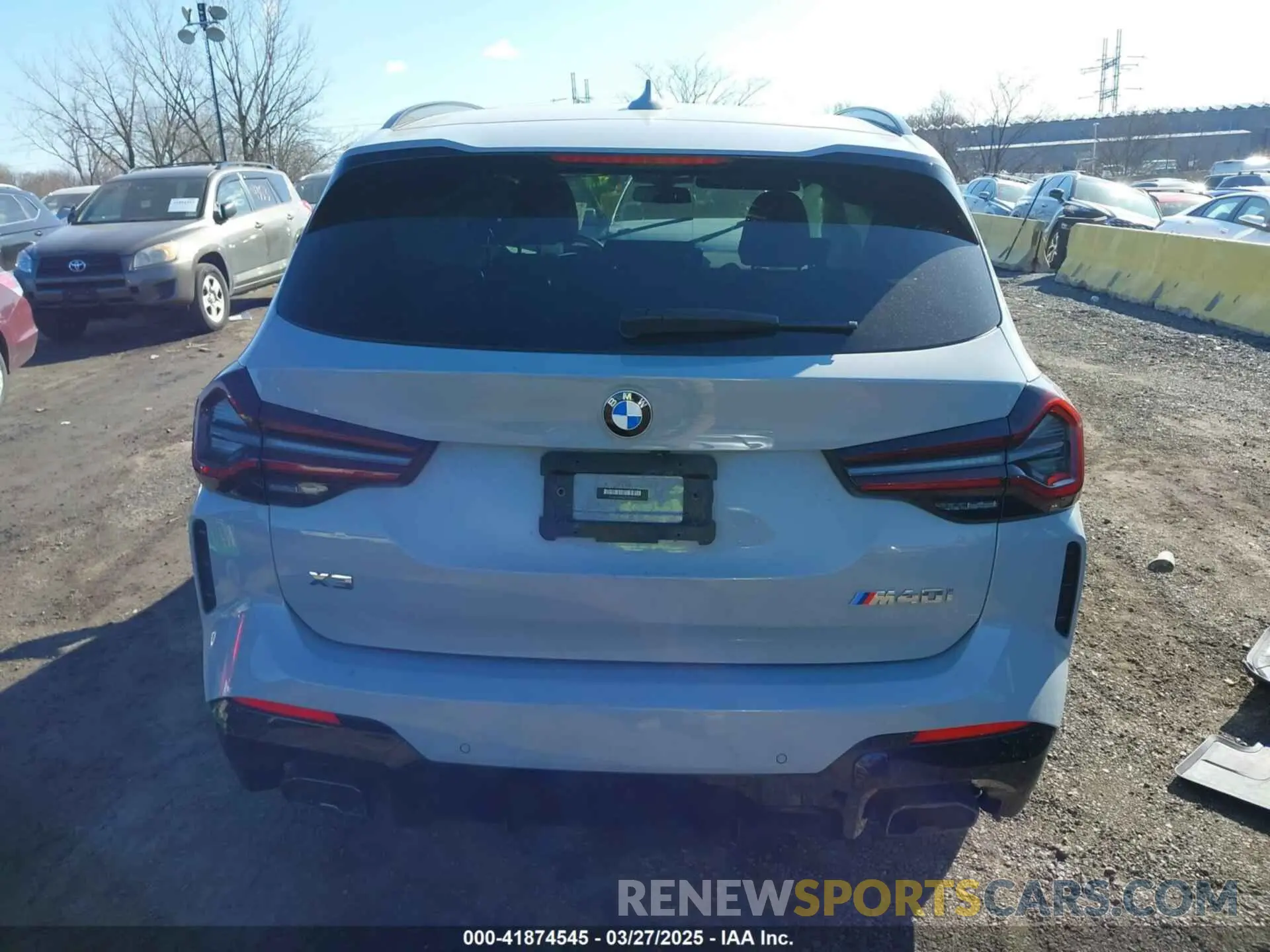 16 Photograph of a damaged car 5UX83DP00P9S73435 BMW X3 2023