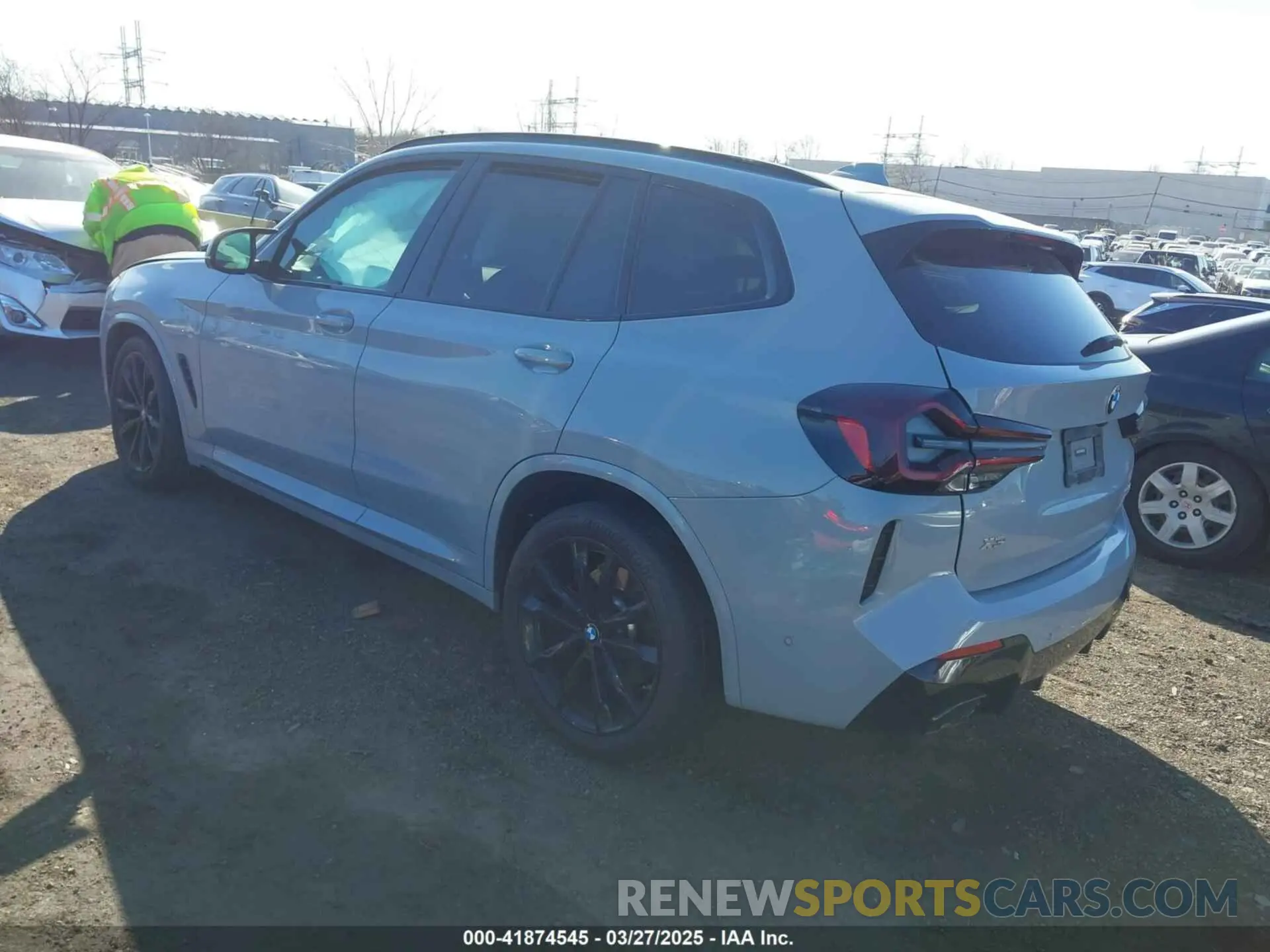 3 Photograph of a damaged car 5UX83DP00P9S73435 BMW X3 2023