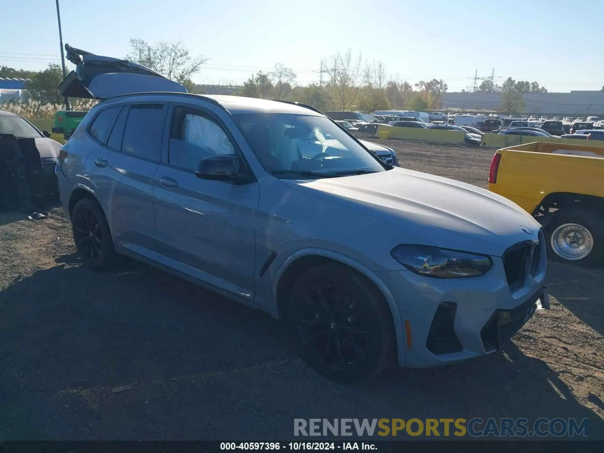 1 Photograph of a damaged car 5UX83DP00P9T15862 BMW X3 2023