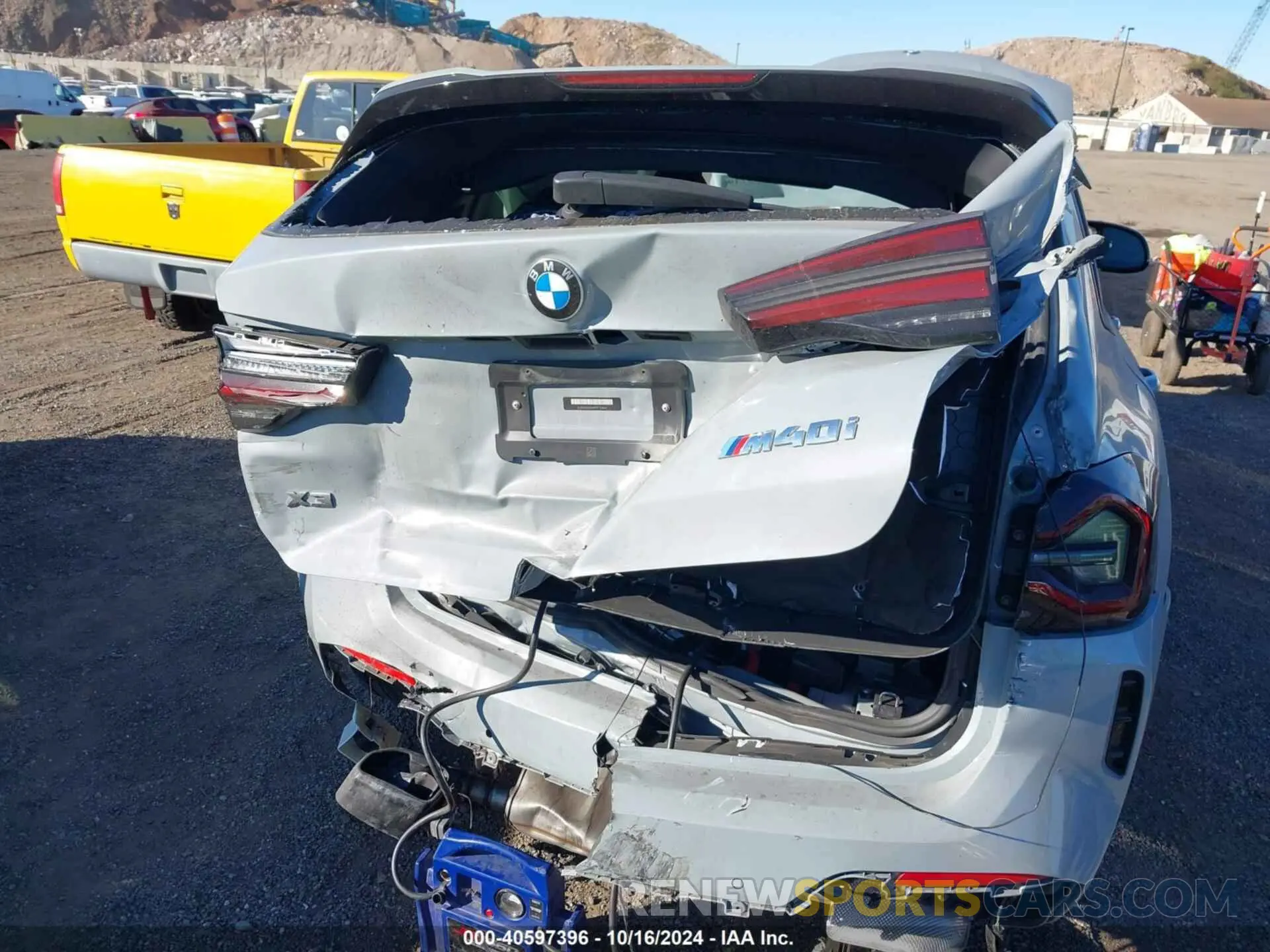 17 Photograph of a damaged car 5UX83DP00P9T15862 BMW X3 2023