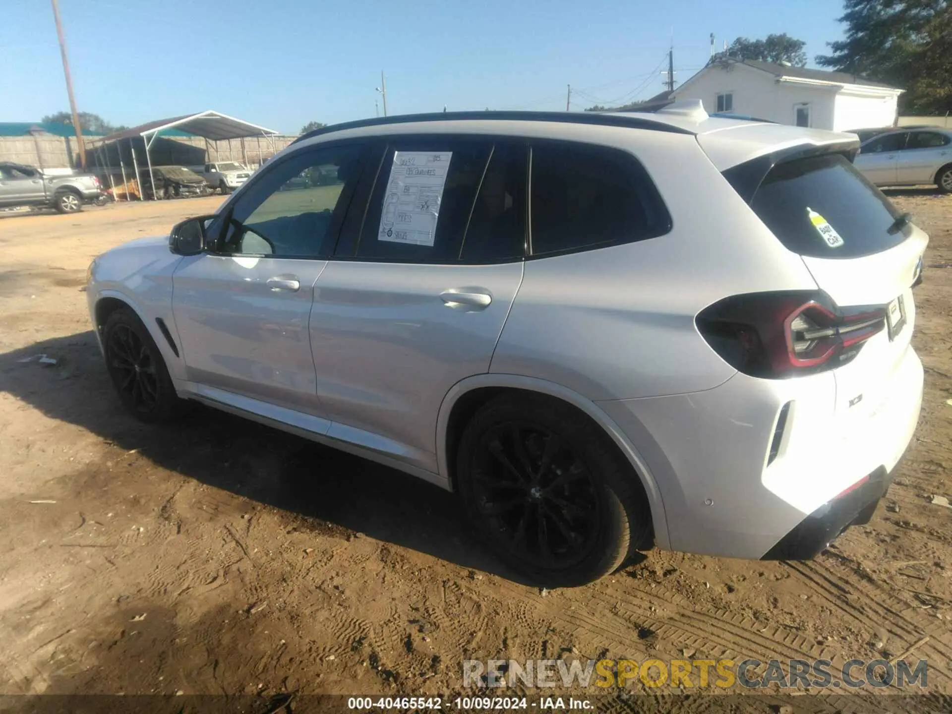 3 Photograph of a damaged car 5UX83DP05P9N51939 BMW X3 2023