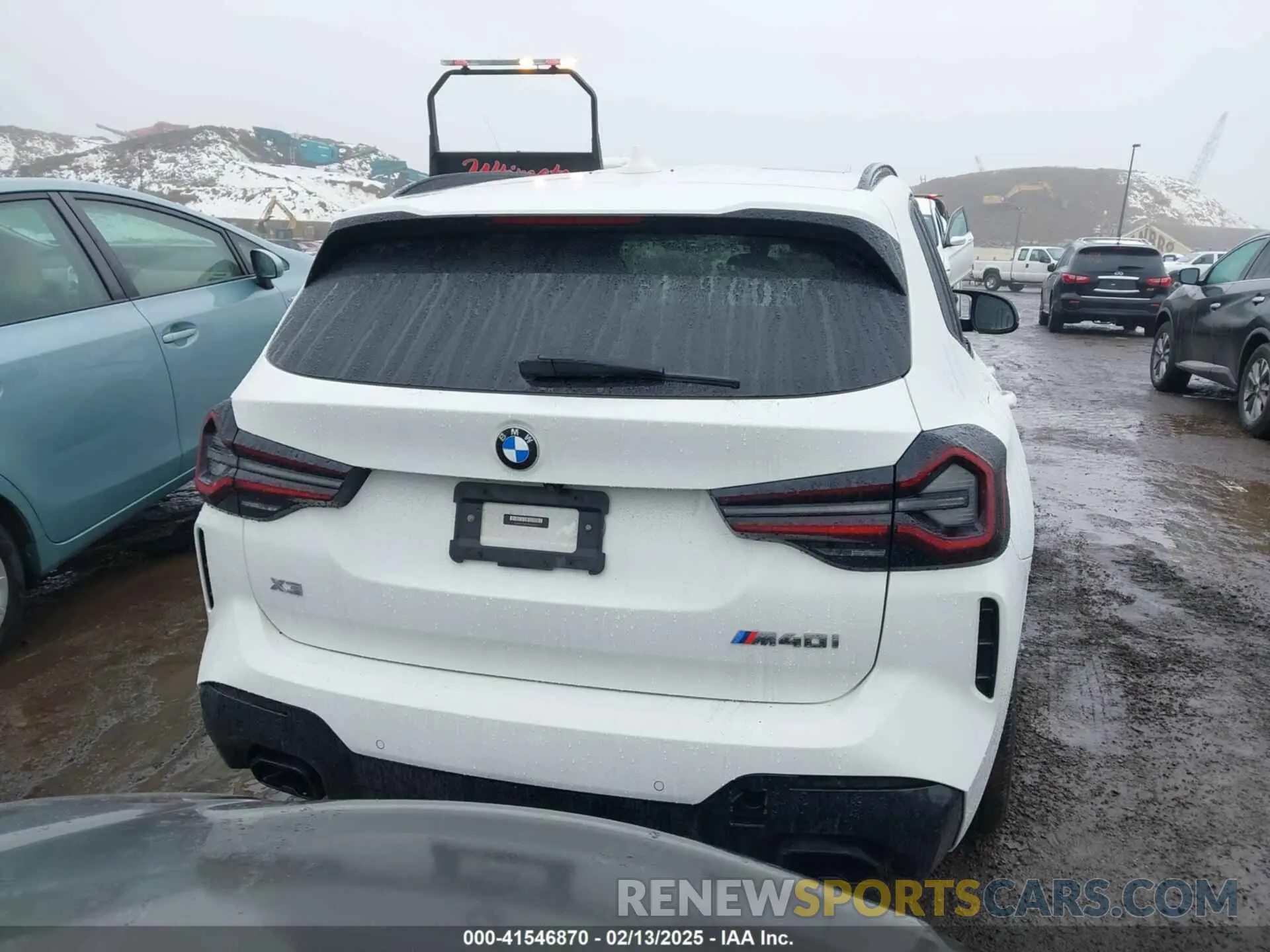 16 Photograph of a damaged car 5UX83DP07P9S24703 BMW X3 2023
