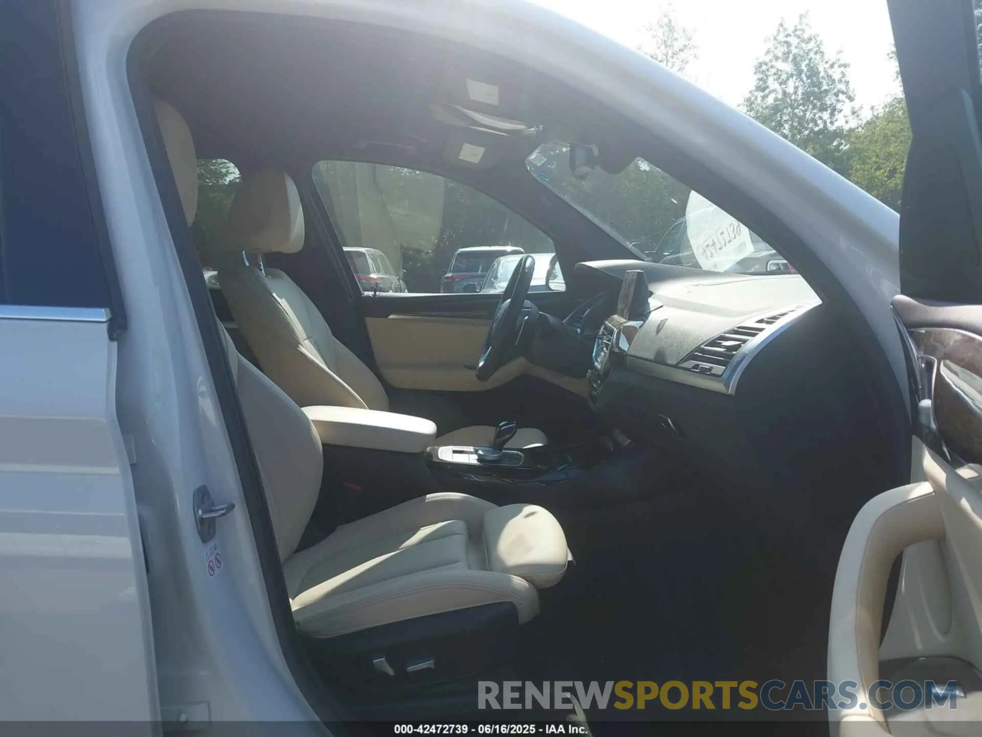 4 Photograph of a damaged car WBX57DP09PN209025 BMW X3 2023