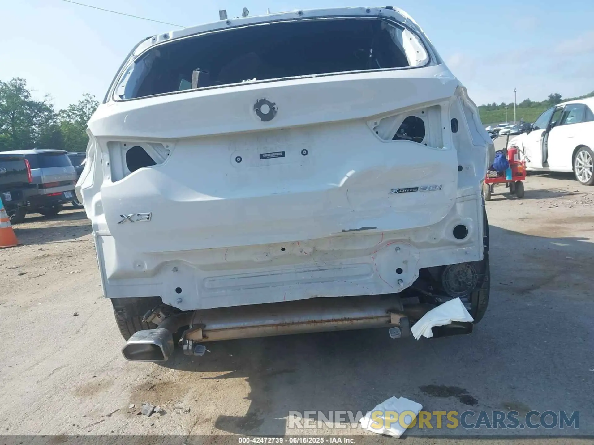 5 Photograph of a damaged car WBX57DP09PN209025 BMW X3 2023
