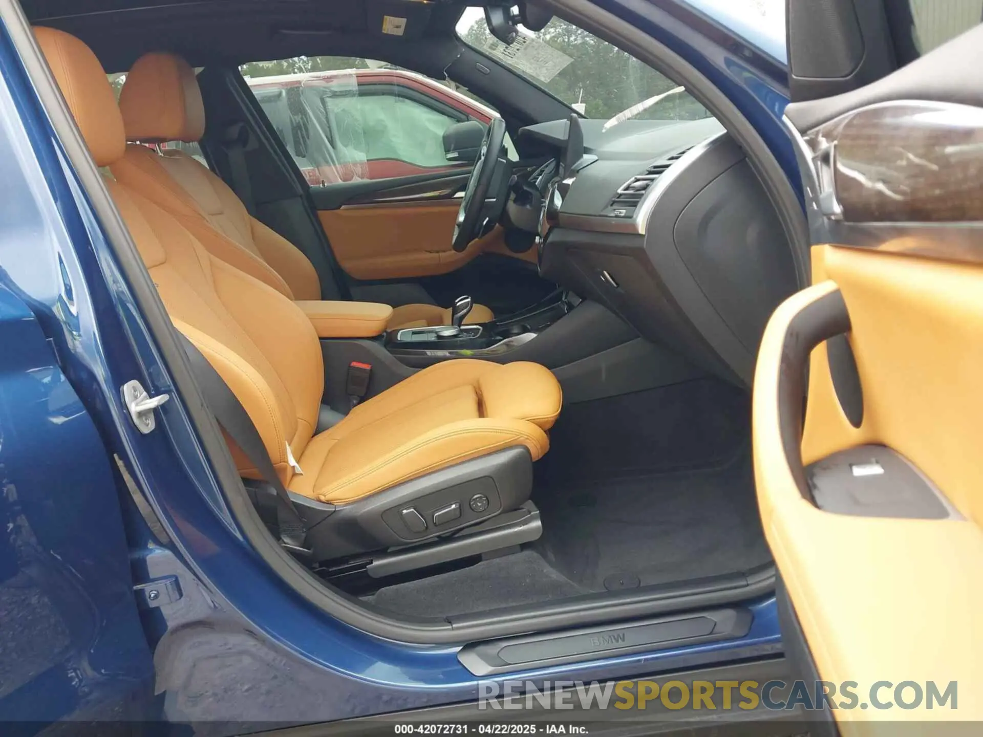 14 Photograph of a damaged car 5UX43DP00R9U75600 BMW X3 2024