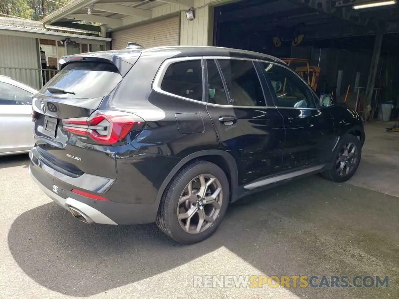 3 Photograph of a damaged car 5UX43DP01R9V52605 BMW X3 2024