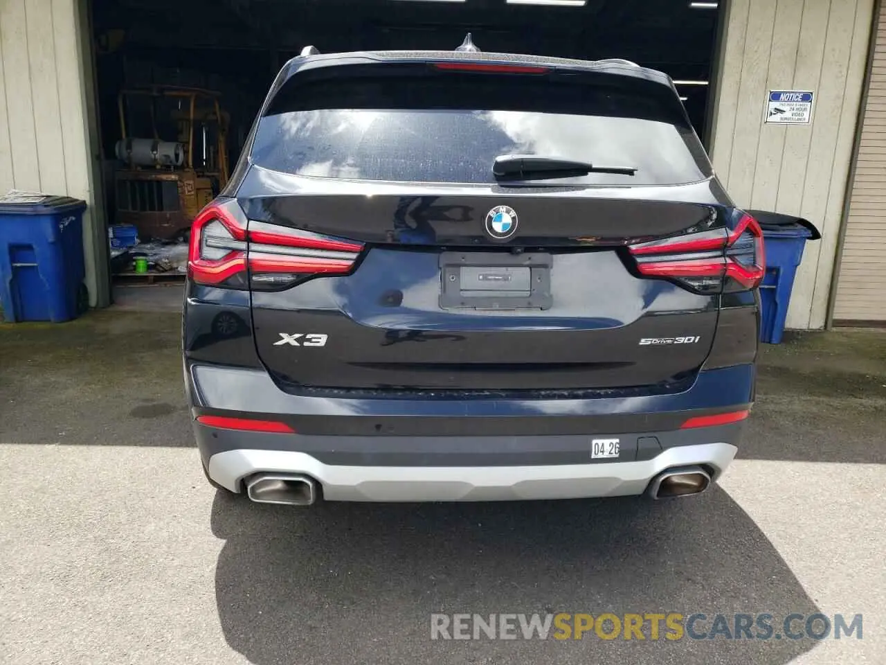 6 Photograph of a damaged car 5UX43DP01R9V52605 BMW X3 2024
