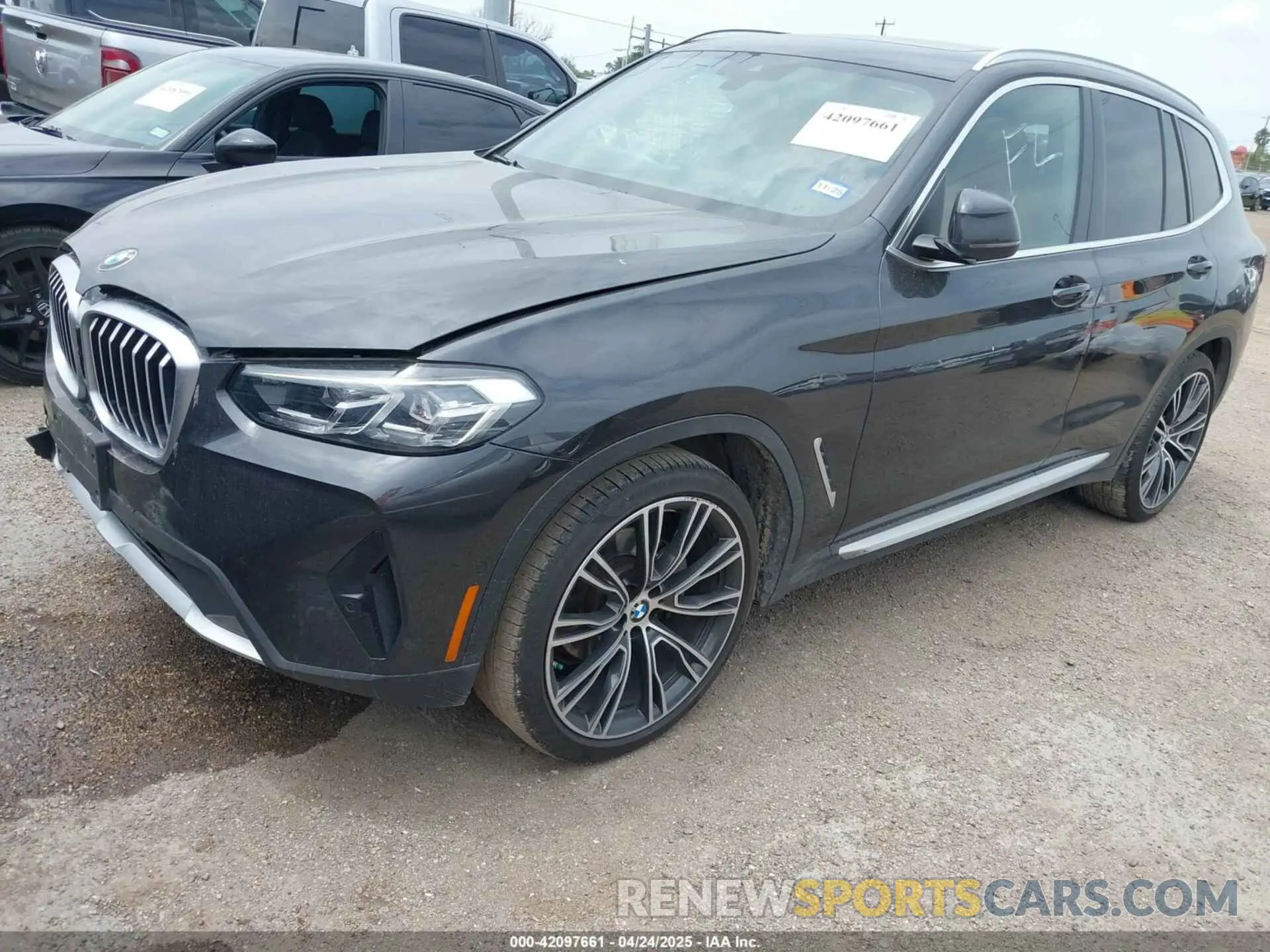 2 Фотография поврежденного автомобиля 5UX43DP02R9U52335 BMW X3 2024