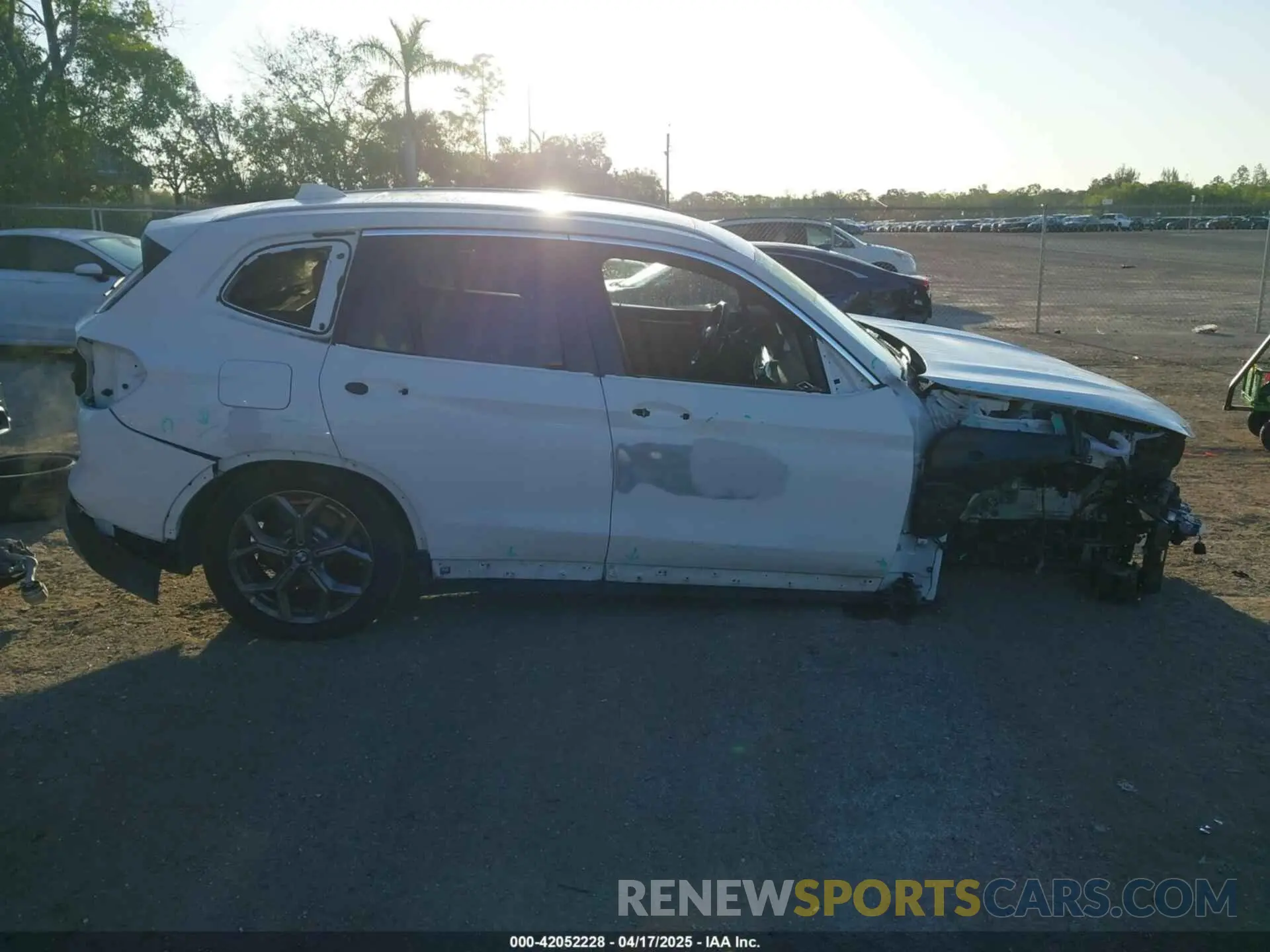 14 Photograph of a damaged car 5UX43DP02R9V01971 BMW X3 2024