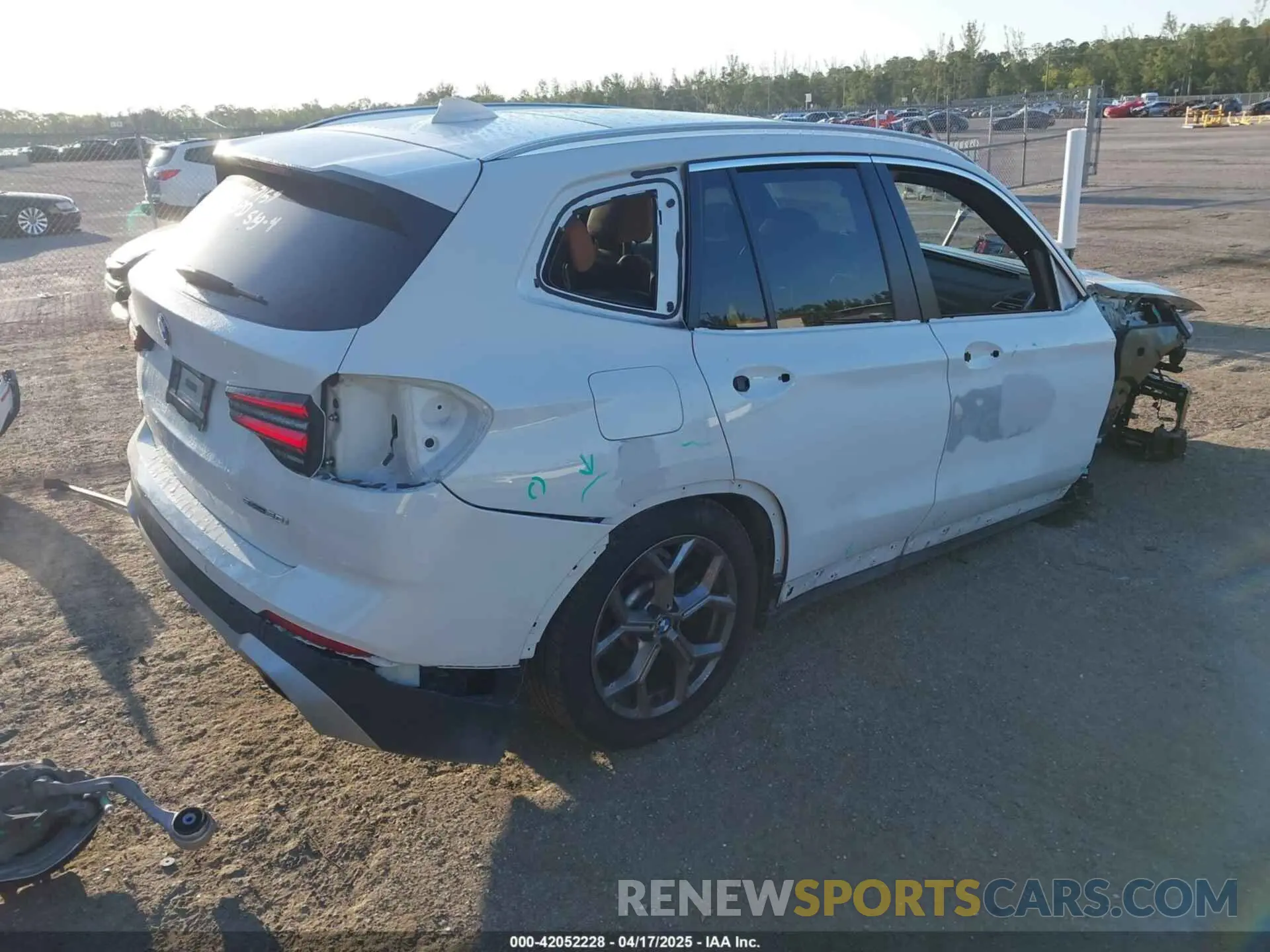 4 Photograph of a damaged car 5UX43DP02R9V01971 BMW X3 2024