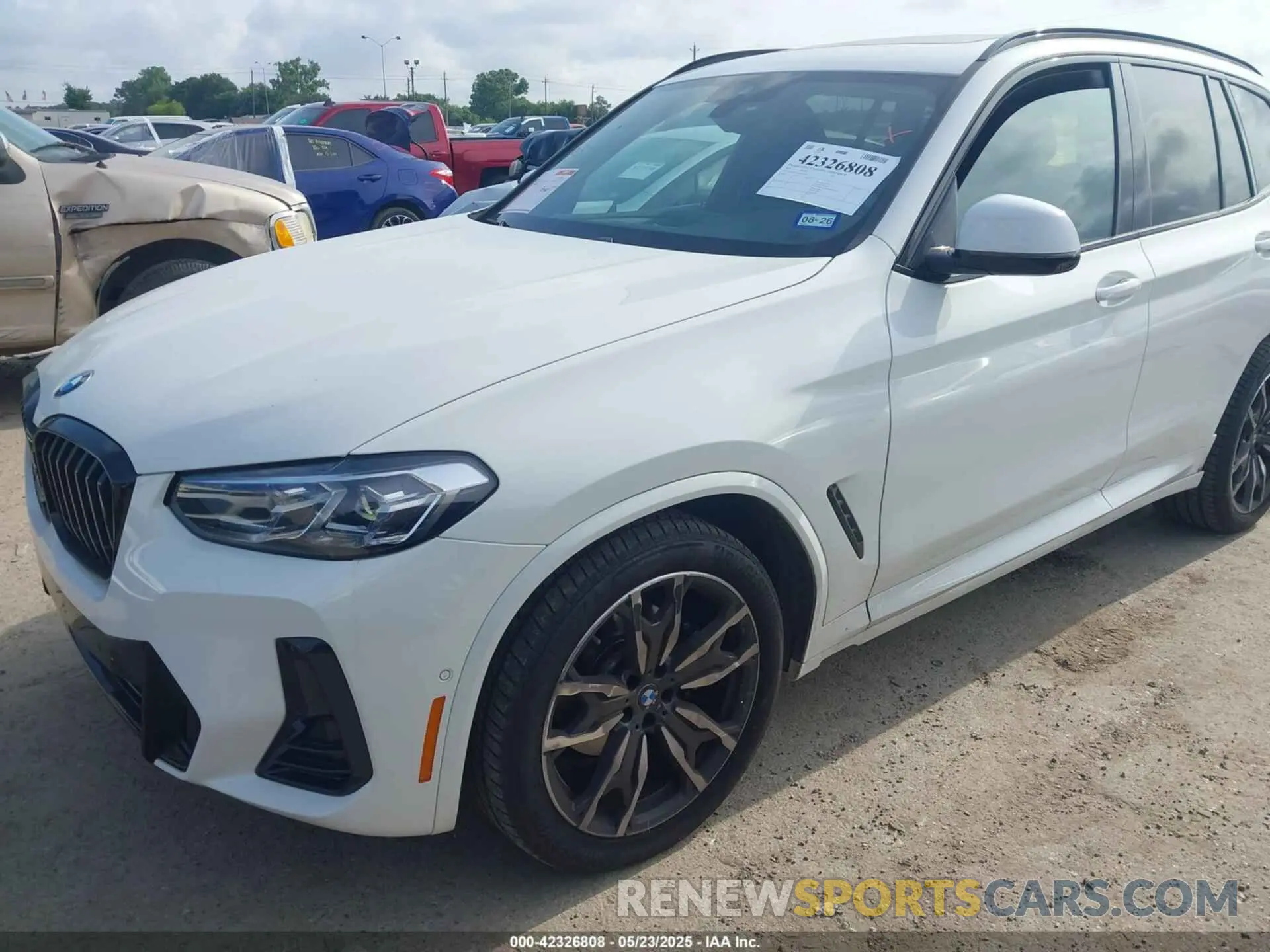 2 Фотография поврежденного автомобиля 5UX43DP03R9X37545 BMW X3 2024
