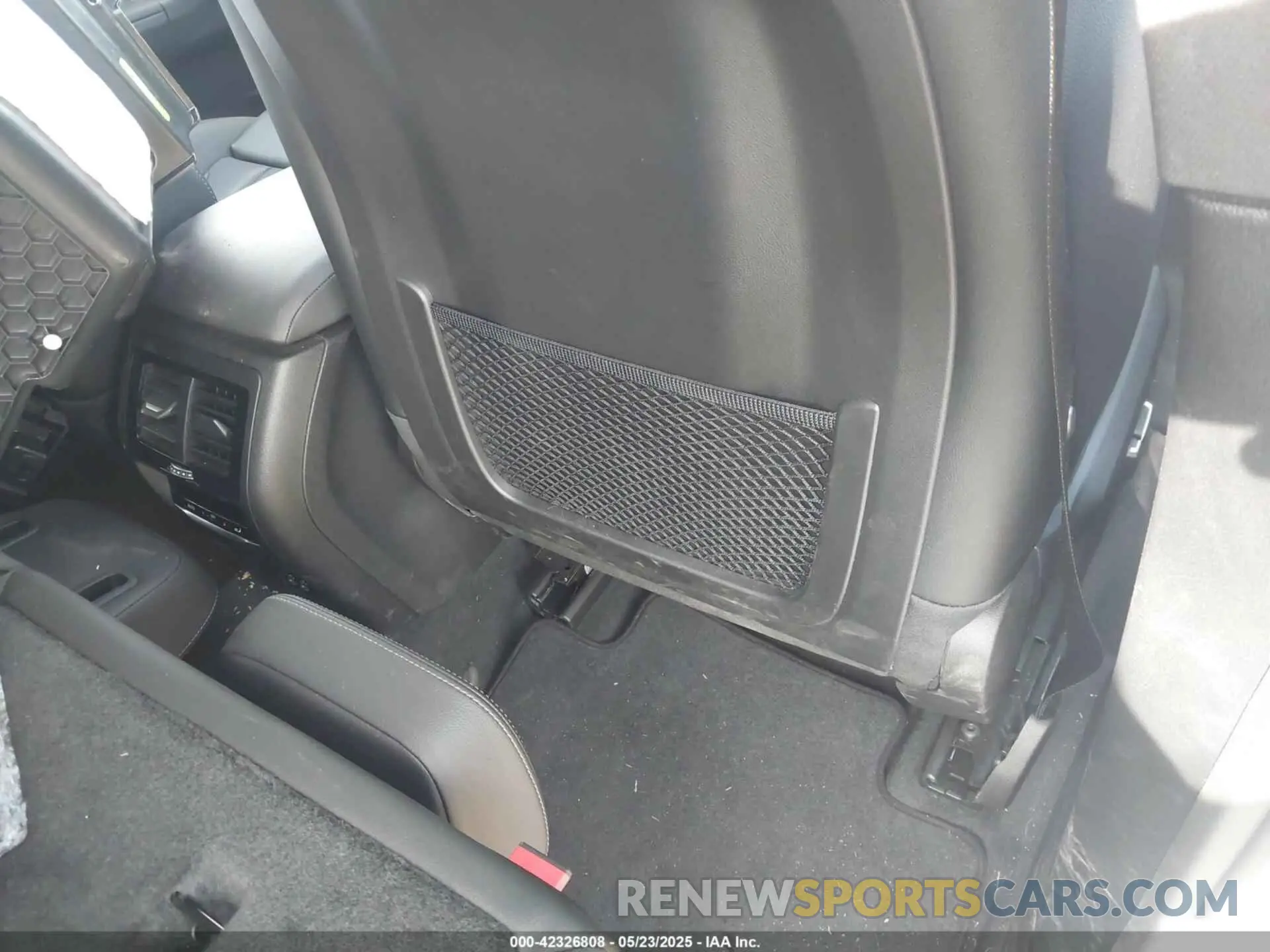 8 Фотография поврежденного автомобиля 5UX43DP03R9X37545 BMW X3 2024