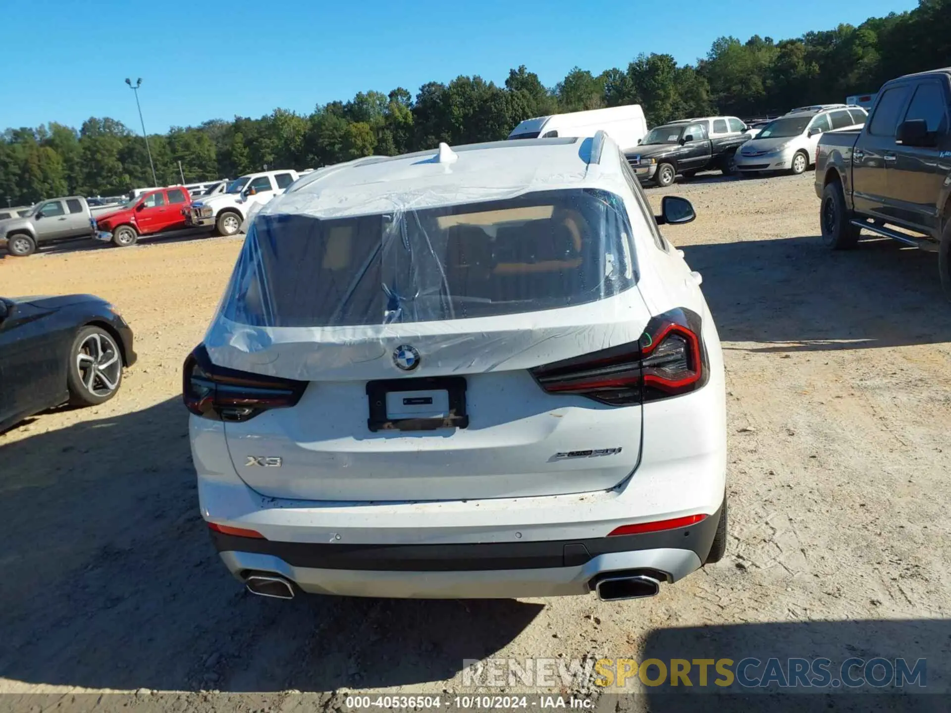 16 Photograph of a damaged car 5UX43DP04R9V93181 BMW X3 2024