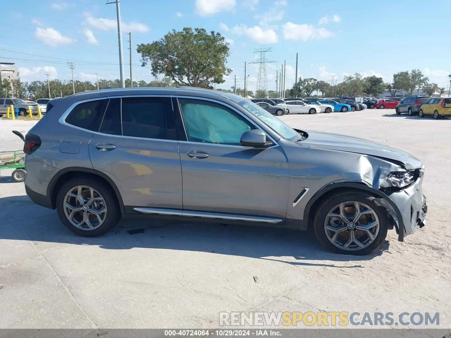13 Photograph of a damaged car 5UX43DP05R9W40914 BMW X3 2024