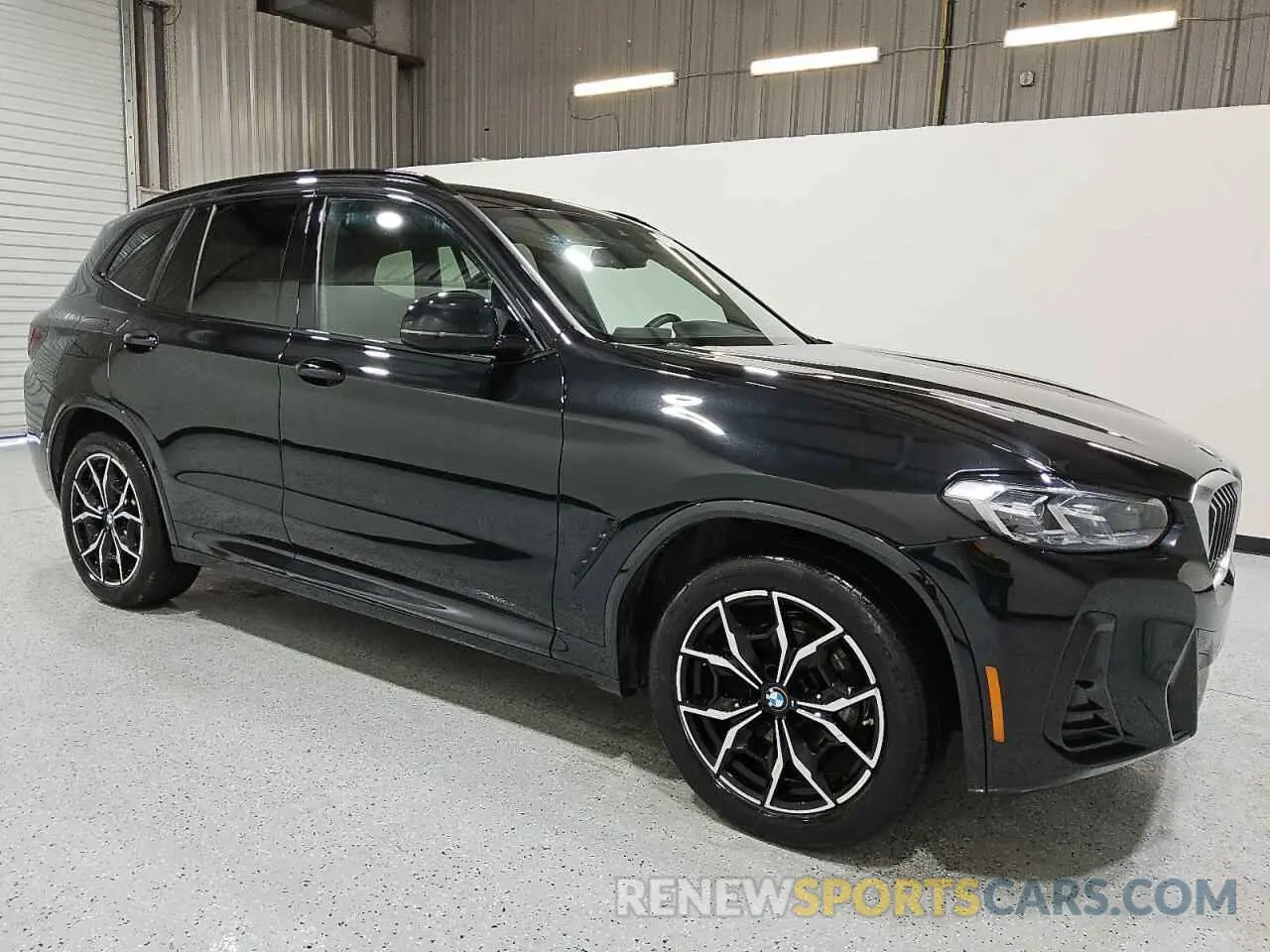4 Photograph of a damaged car 5UX43DP06R9W55647 BMW X3 2024