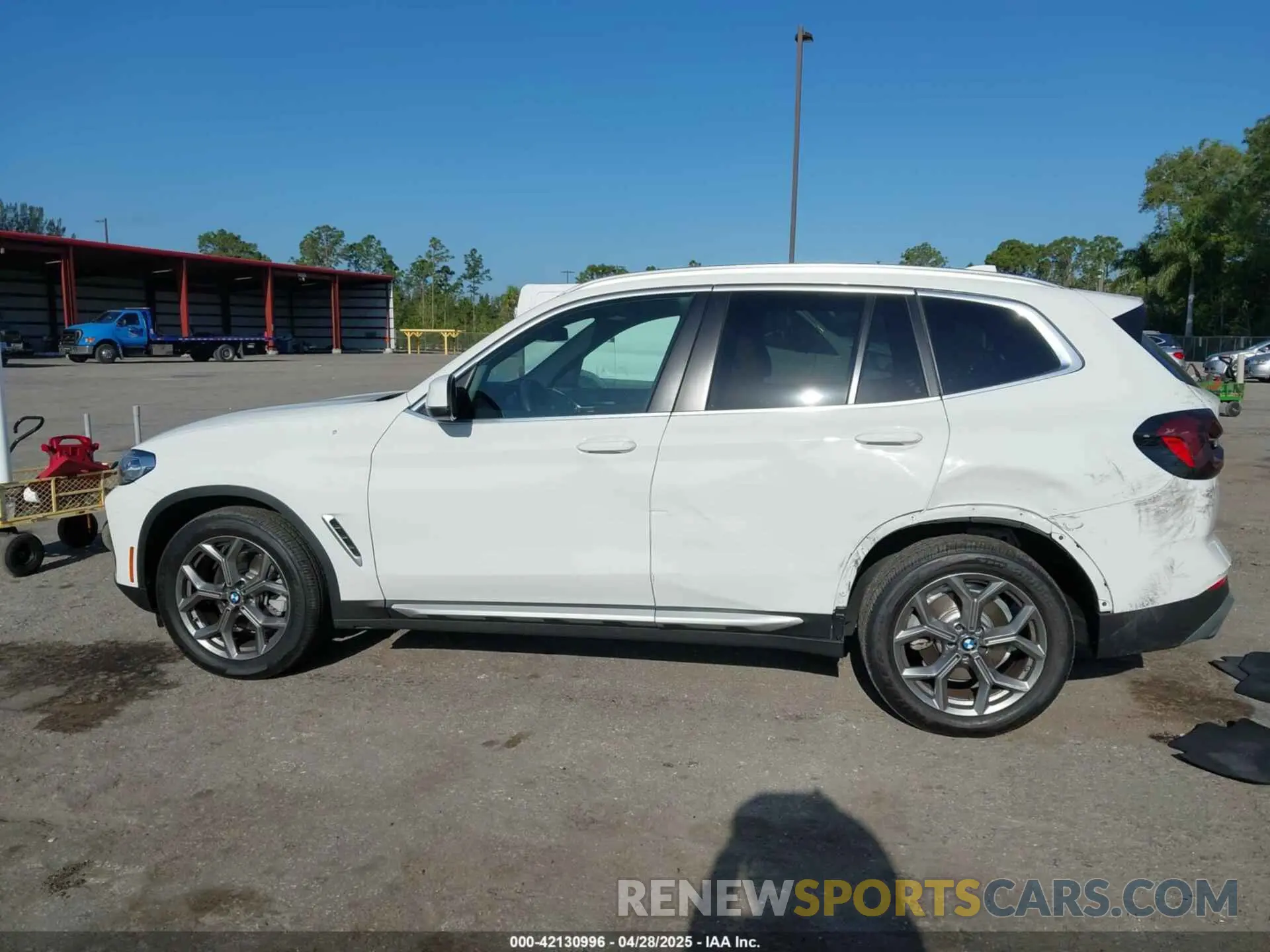 14 Photograph of a damaged car 5UX43DP07R9U11649 BMW X3 2024