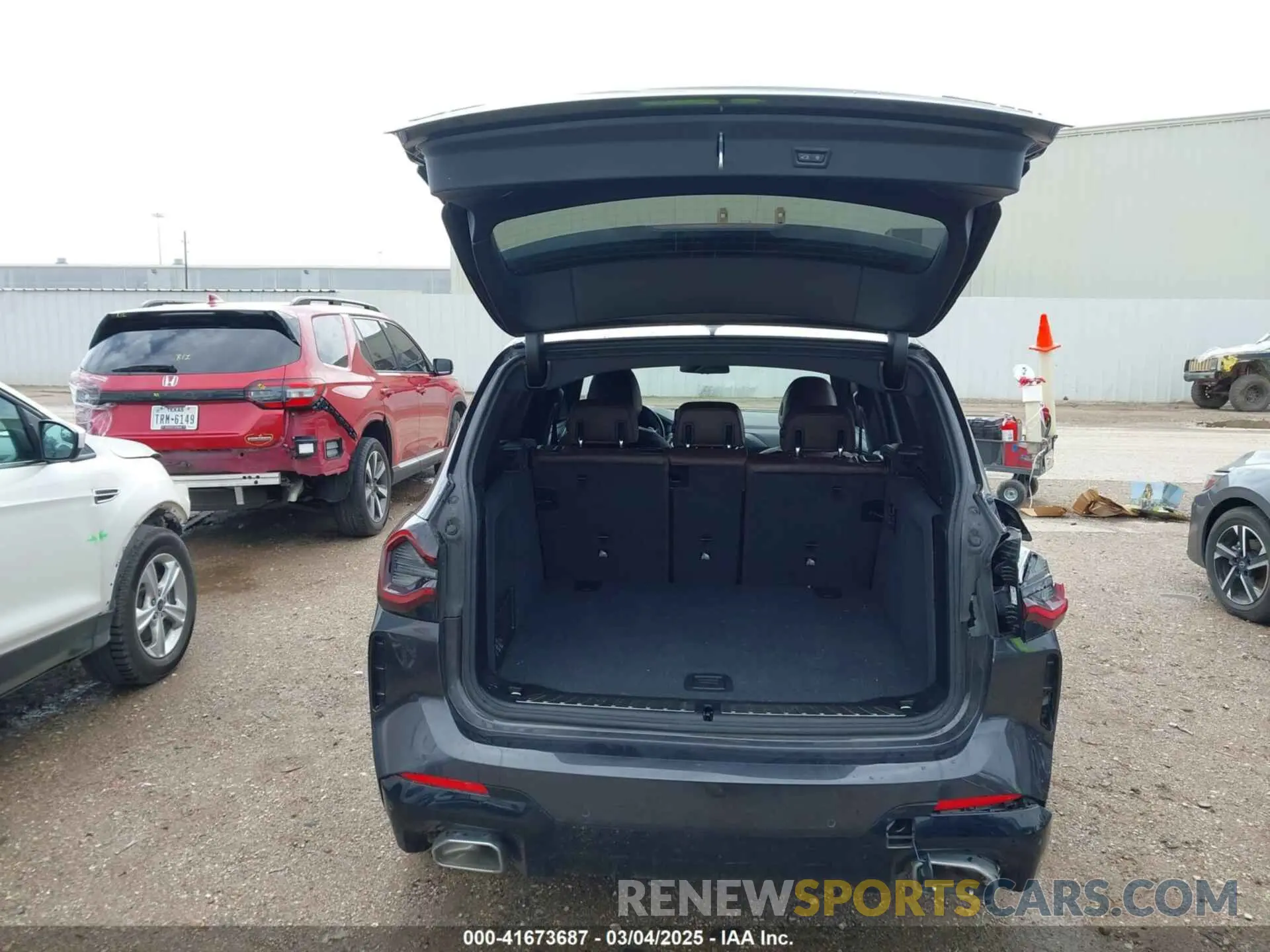 18 Фотография поврежденного автомобиля 5UX43DP07R9V39275 BMW X3 2024