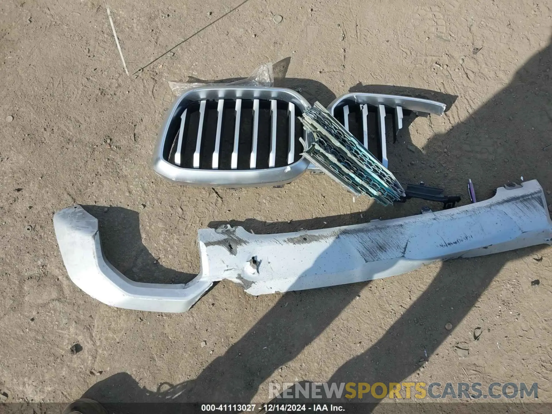 12 Фотография поврежденного автомобиля 5UX43DP08R9U47642 BMW X3 2024