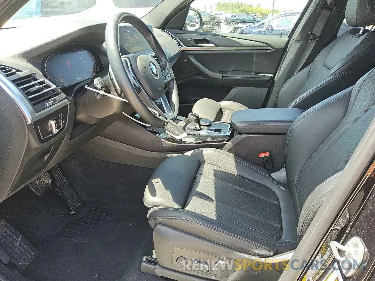 7 Photograph of a damaged car 5UX43DP08R9U54610 BMW X3 2024