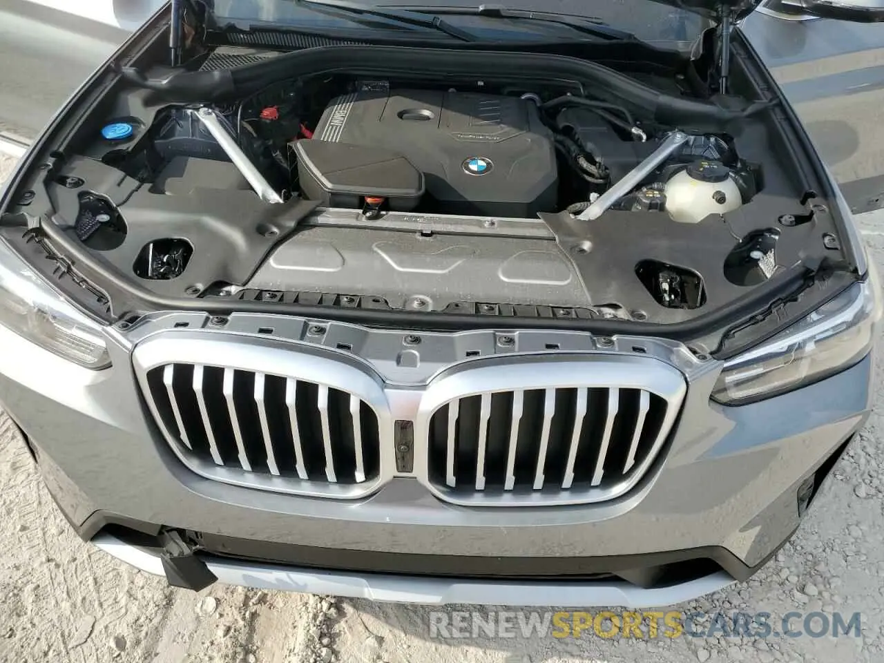 12 Photograph of a damaged car 5UX43DP08R9U98638 BMW X3 2024