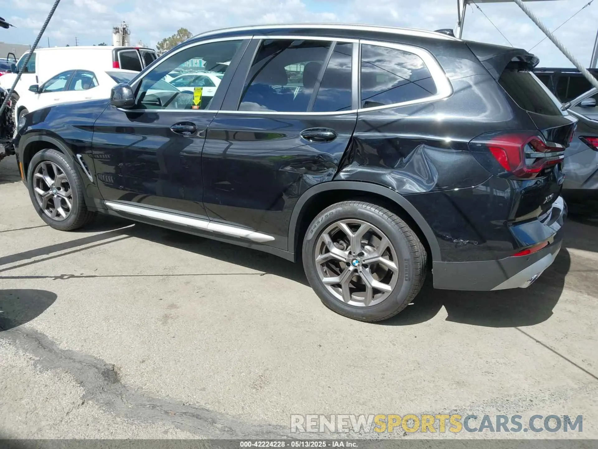 3 Photograph of a damaged car 5UX43DP08R9W68982 BMW X3 2024