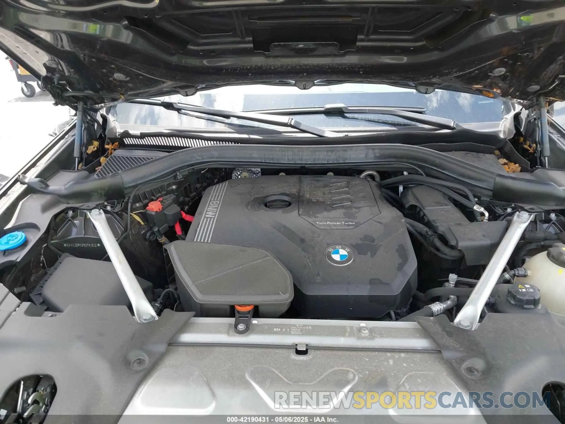 10 Фотография поврежденного автомобиля 5UX43DP09R9T81912 BMW X3 2024
