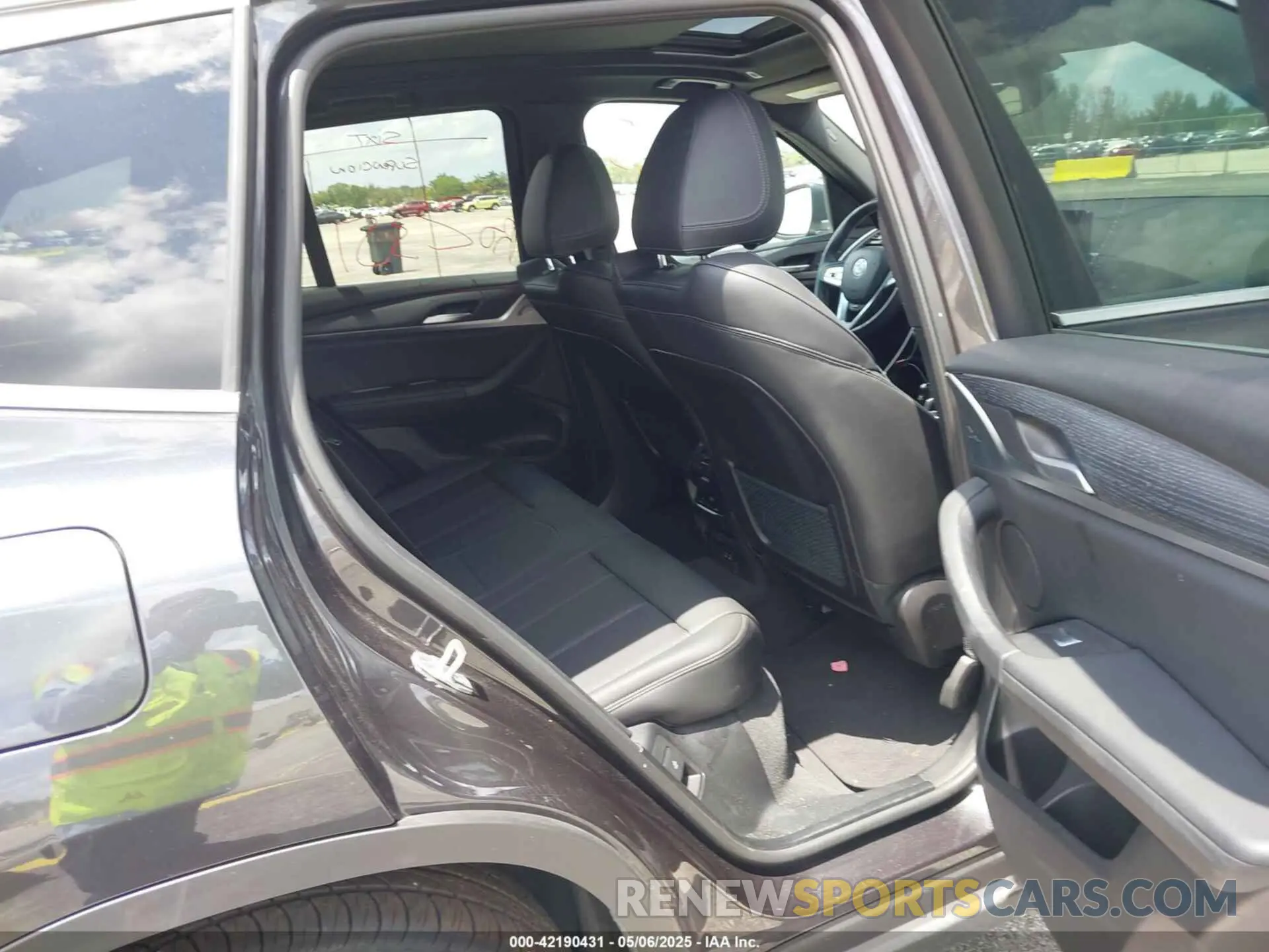 8 Фотография поврежденного автомобиля 5UX43DP09R9T81912 BMW X3 2024