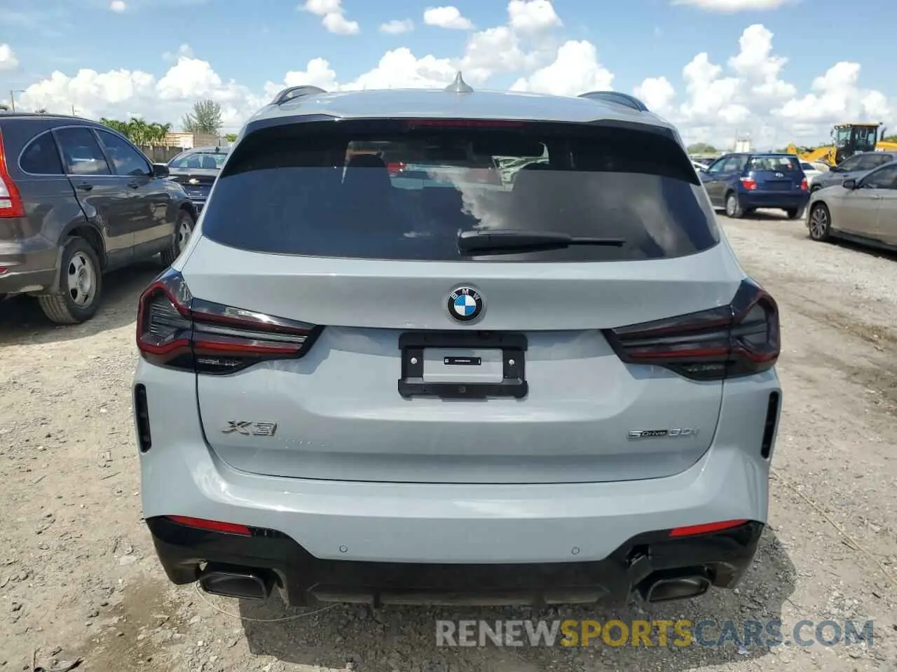 6 Photograph of a damaged car 5UX43DP09R9V35521 BMW X3 2024