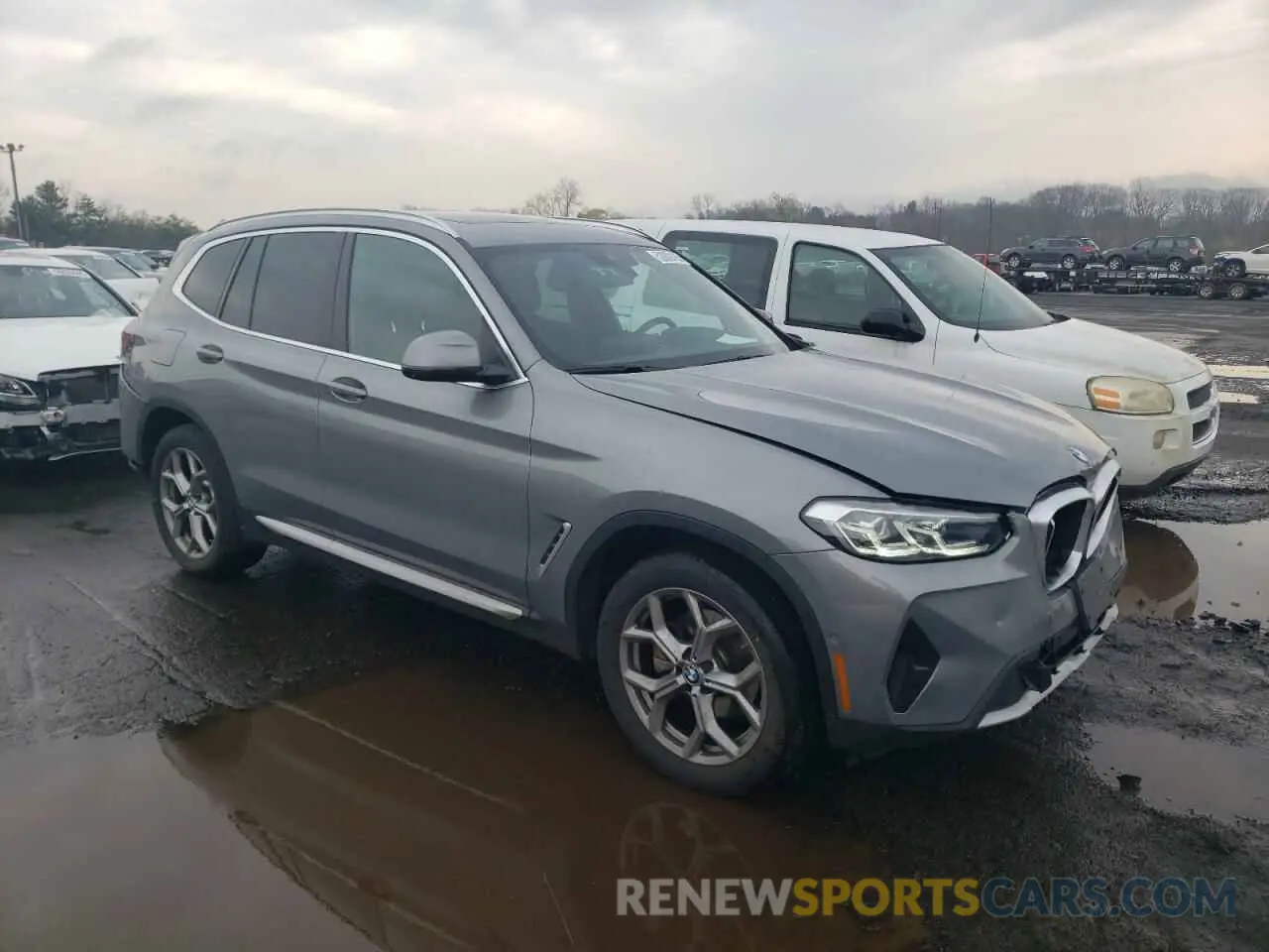 4 Photograph of a damaged car 5UX53DP00R9T83522 BMW X3 2024