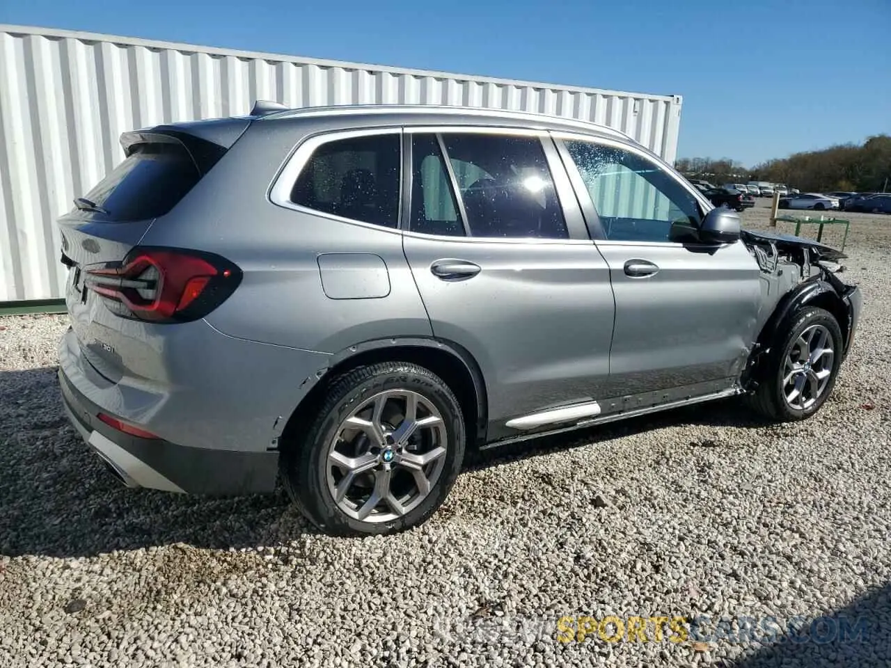 3 Photograph of a damaged car 5UX53DP00R9U32444 BMW X3 2024
