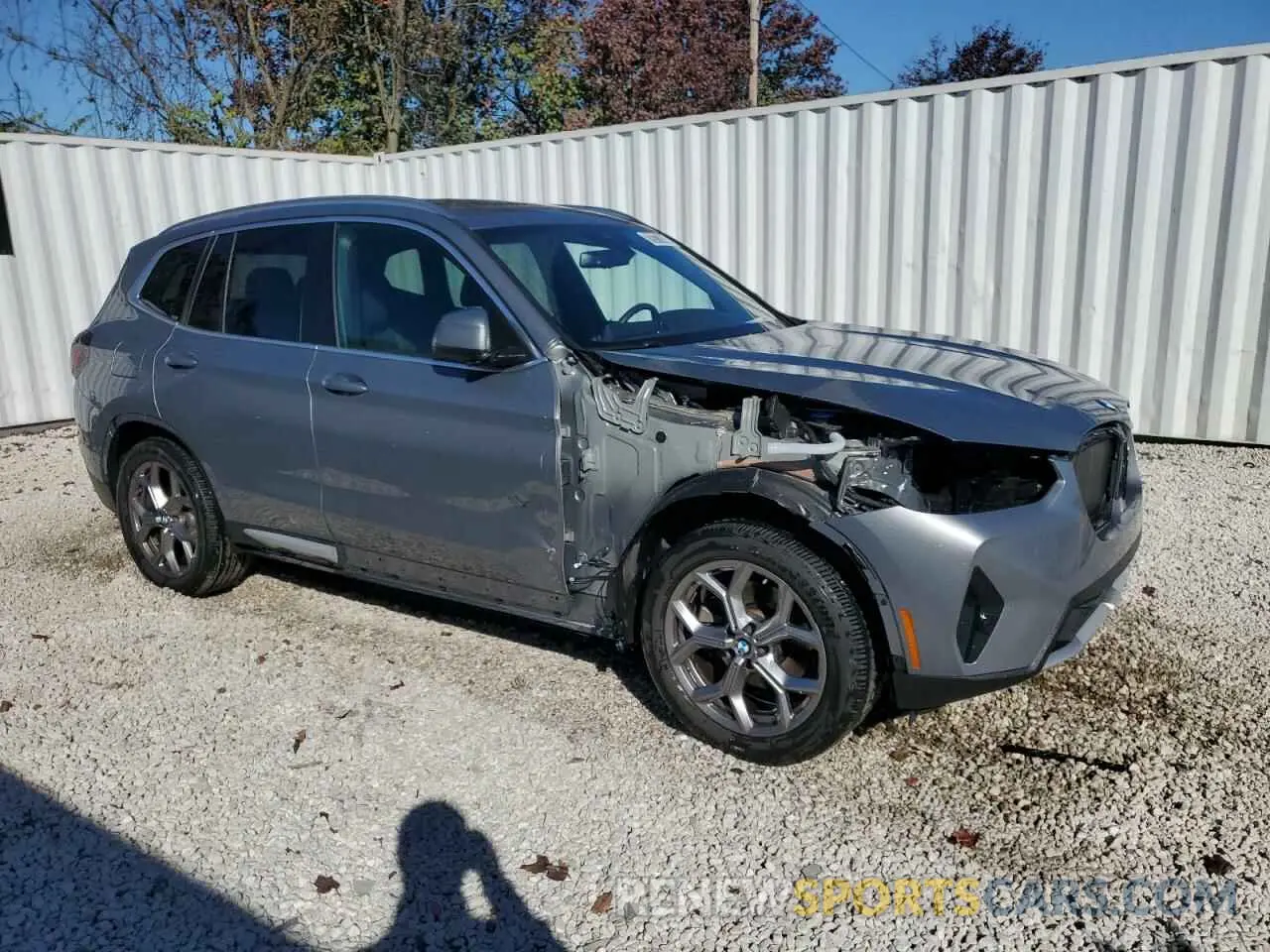 4 Photograph of a damaged car 5UX53DP00R9U32444 BMW X3 2024