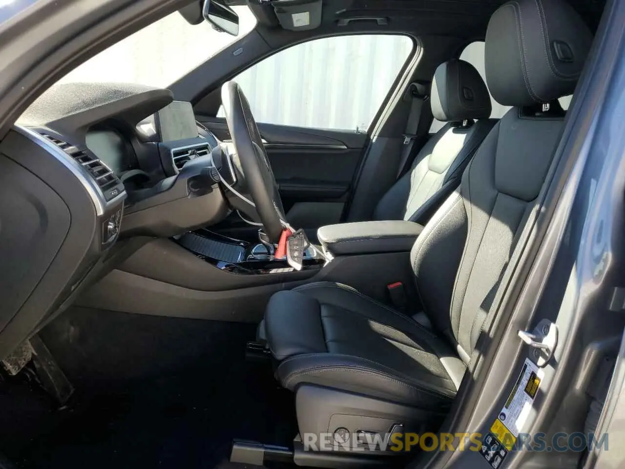 7 Photograph of a damaged car 5UX53DP00R9U32444 BMW X3 2024