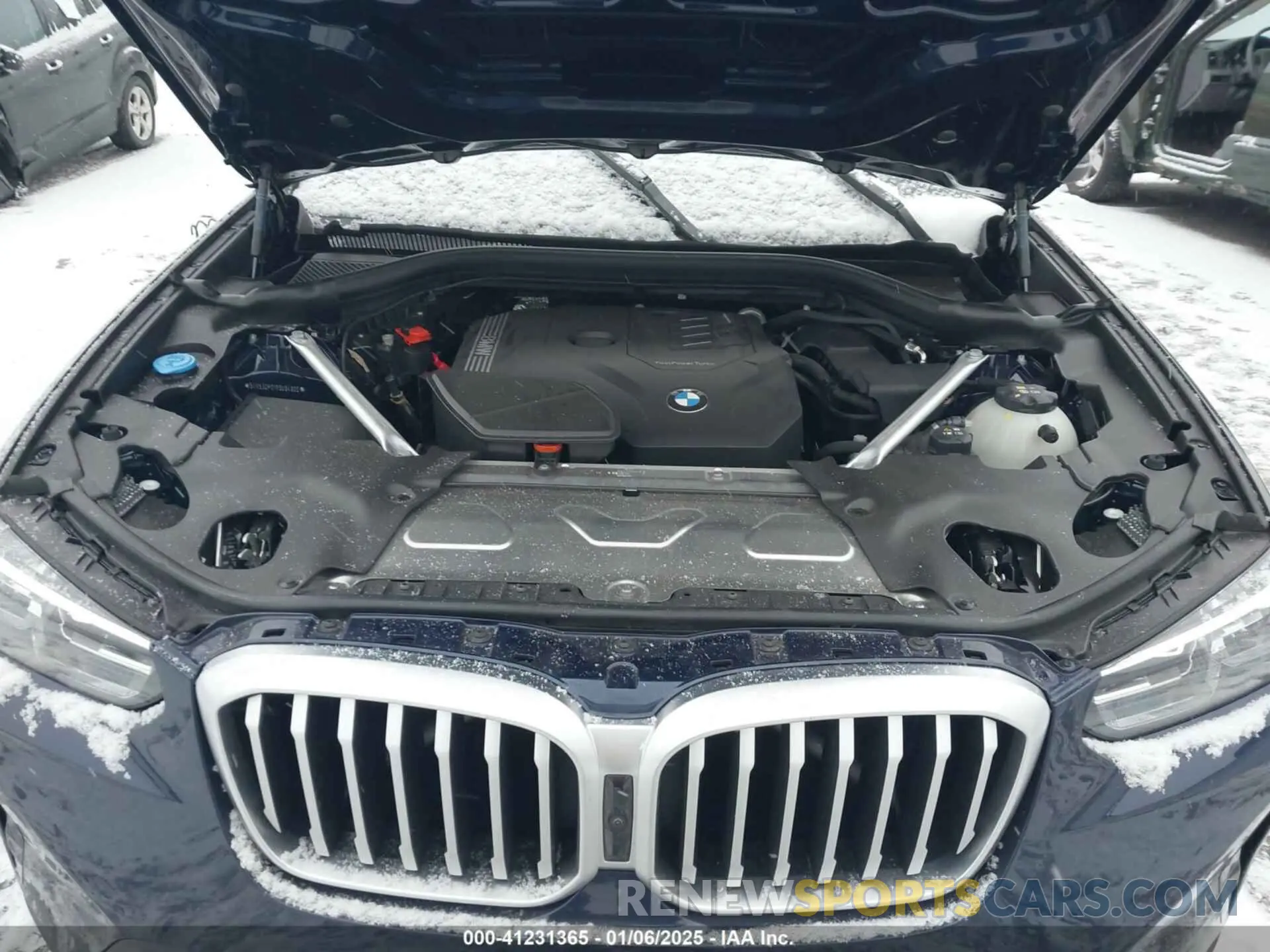 10 Photograph of a damaged car 5UX53DP01R9U94905 BMW X3 2024