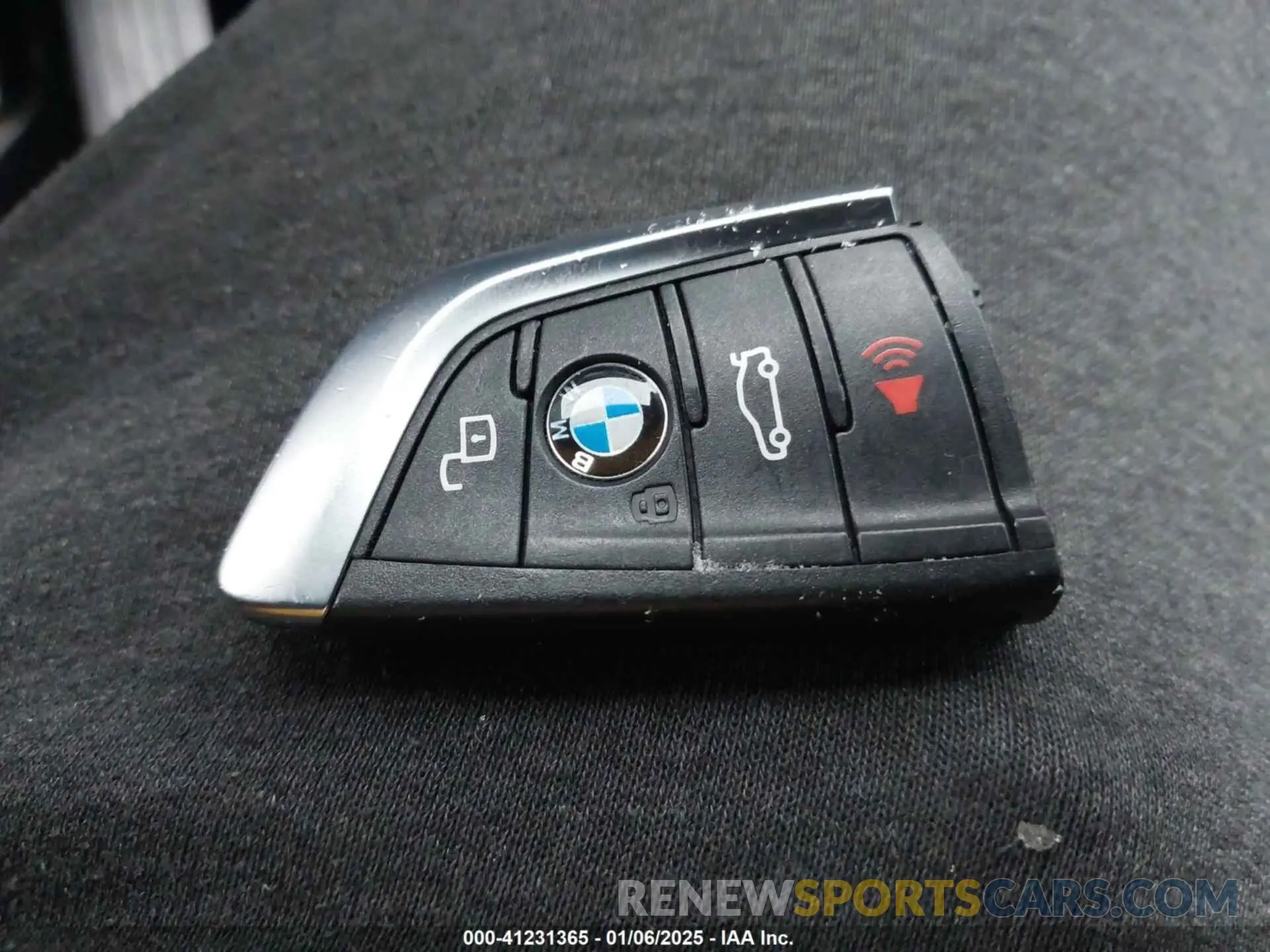 11 Photograph of a damaged car 5UX53DP01R9U94905 BMW X3 2024
