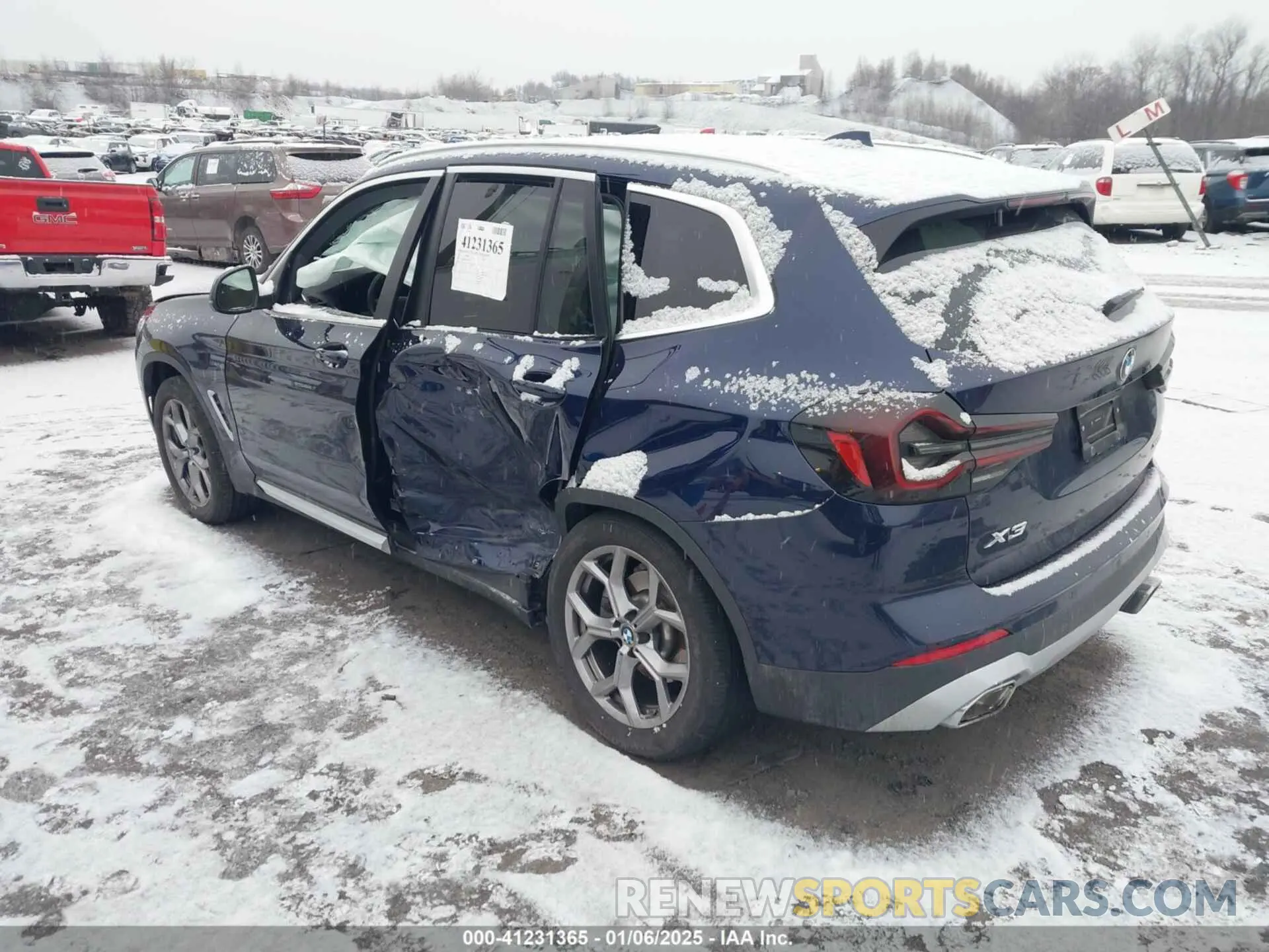 3 Photograph of a damaged car 5UX53DP01R9U94905 BMW X3 2024
