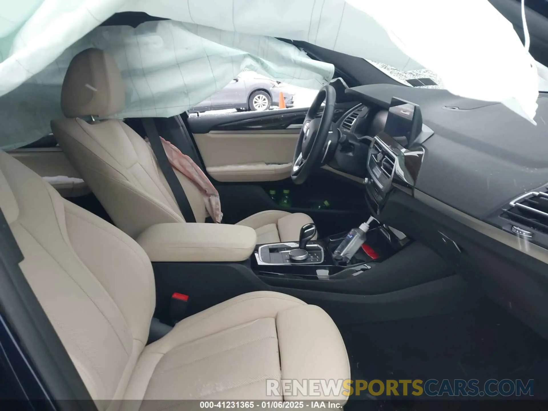 5 Photograph of a damaged car 5UX53DP01R9U94905 BMW X3 2024