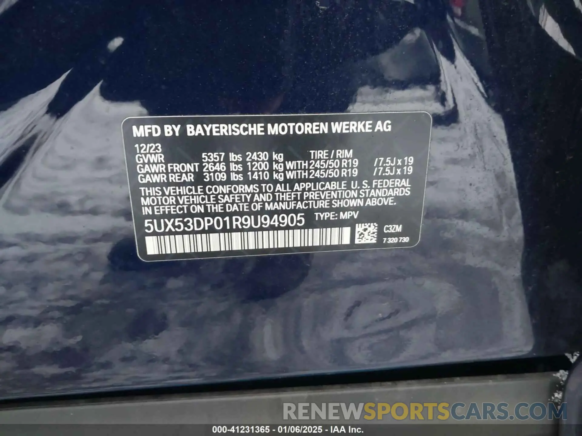 9 Photograph of a damaged car 5UX53DP01R9U94905 BMW X3 2024