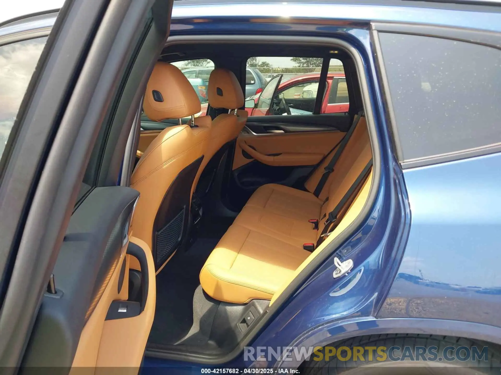 8 Photograph of a damaged car 5UX53DP04R9W06161 BMW X3 2024