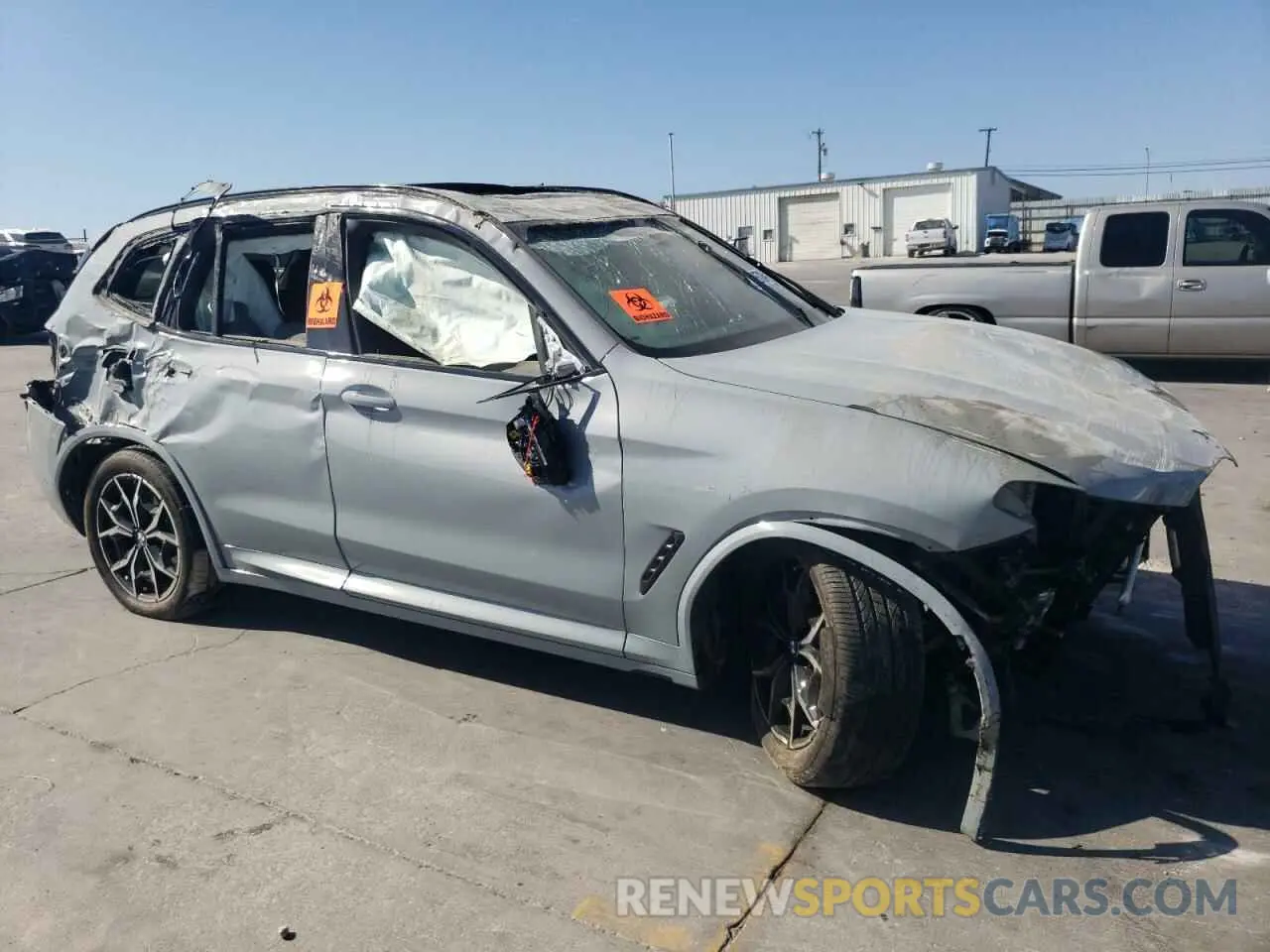 4 Photograph of a damaged car 5UX53DP05R9U07460 BMW X3 2024
