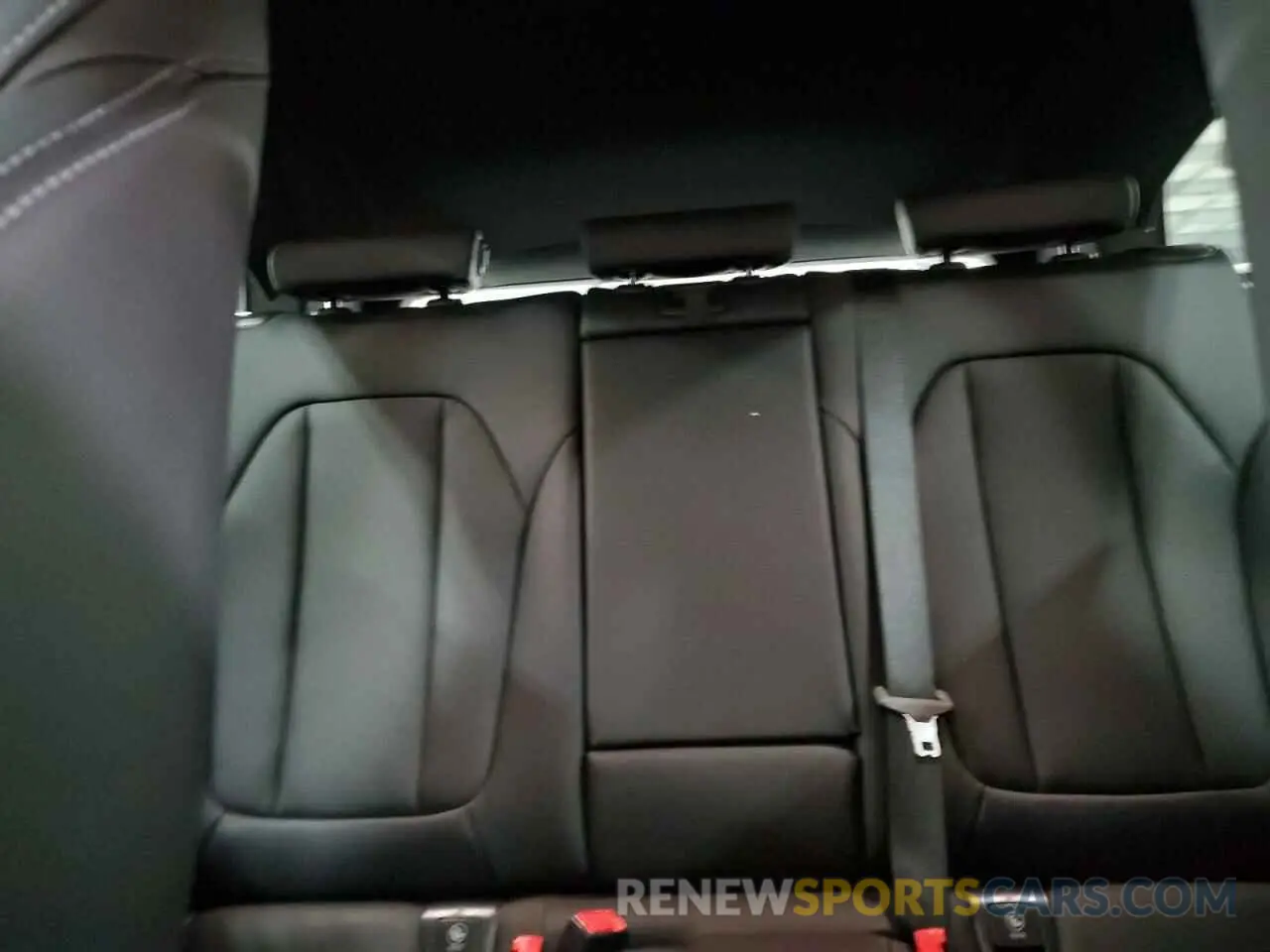 10 Photograph of a damaged car 5UX53DP05R9U80683 BMW X3 2024