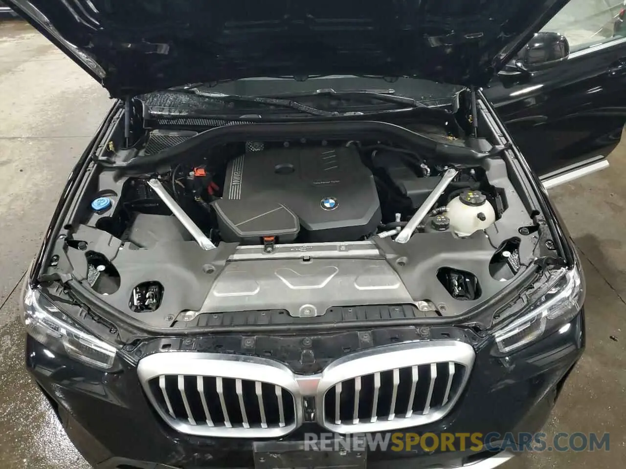 12 Photograph of a damaged car 5UX53DP05R9U80683 BMW X3 2024