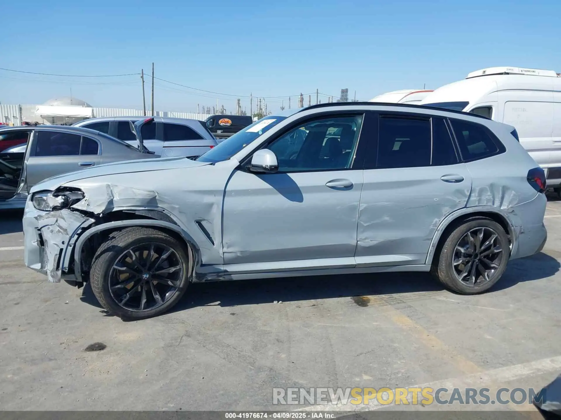 14 Фотография поврежденного автомобиля 5UX53DP05R9V31440 BMW X3 2024