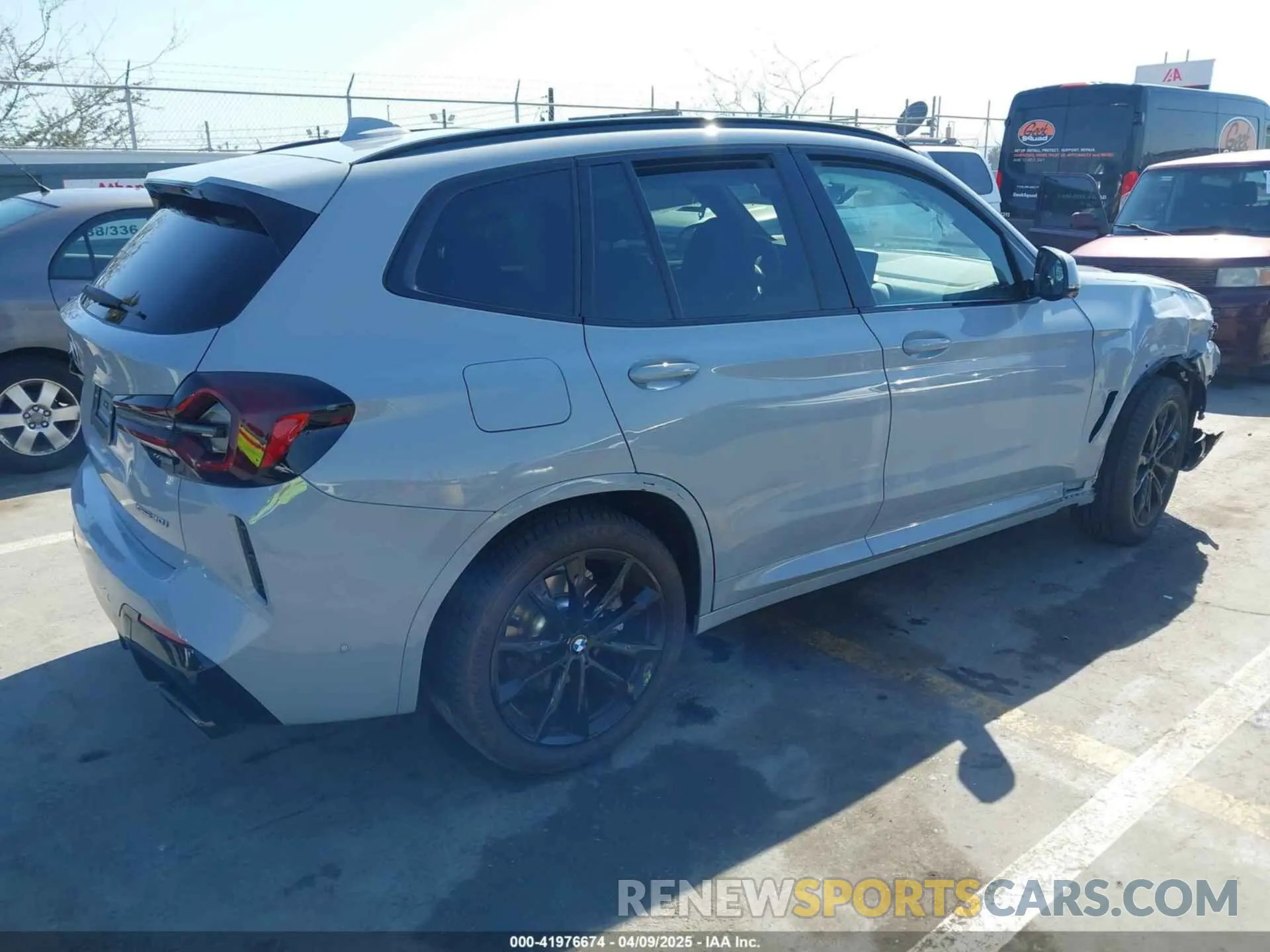 4 Фотография поврежденного автомобиля 5UX53DP05R9V31440 BMW X3 2024